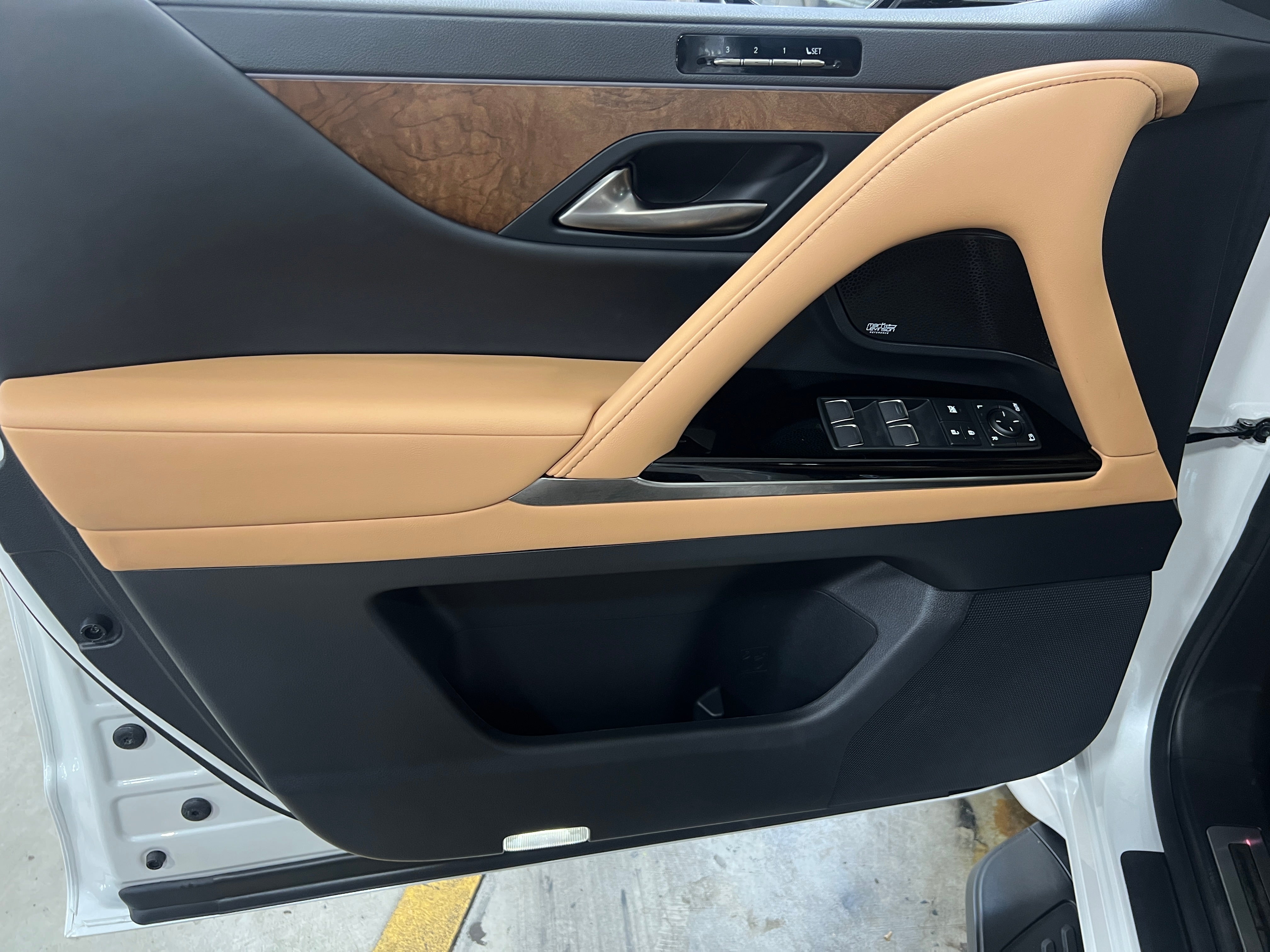 lexus lx 2026 JTJGD7CX2T4014626 image