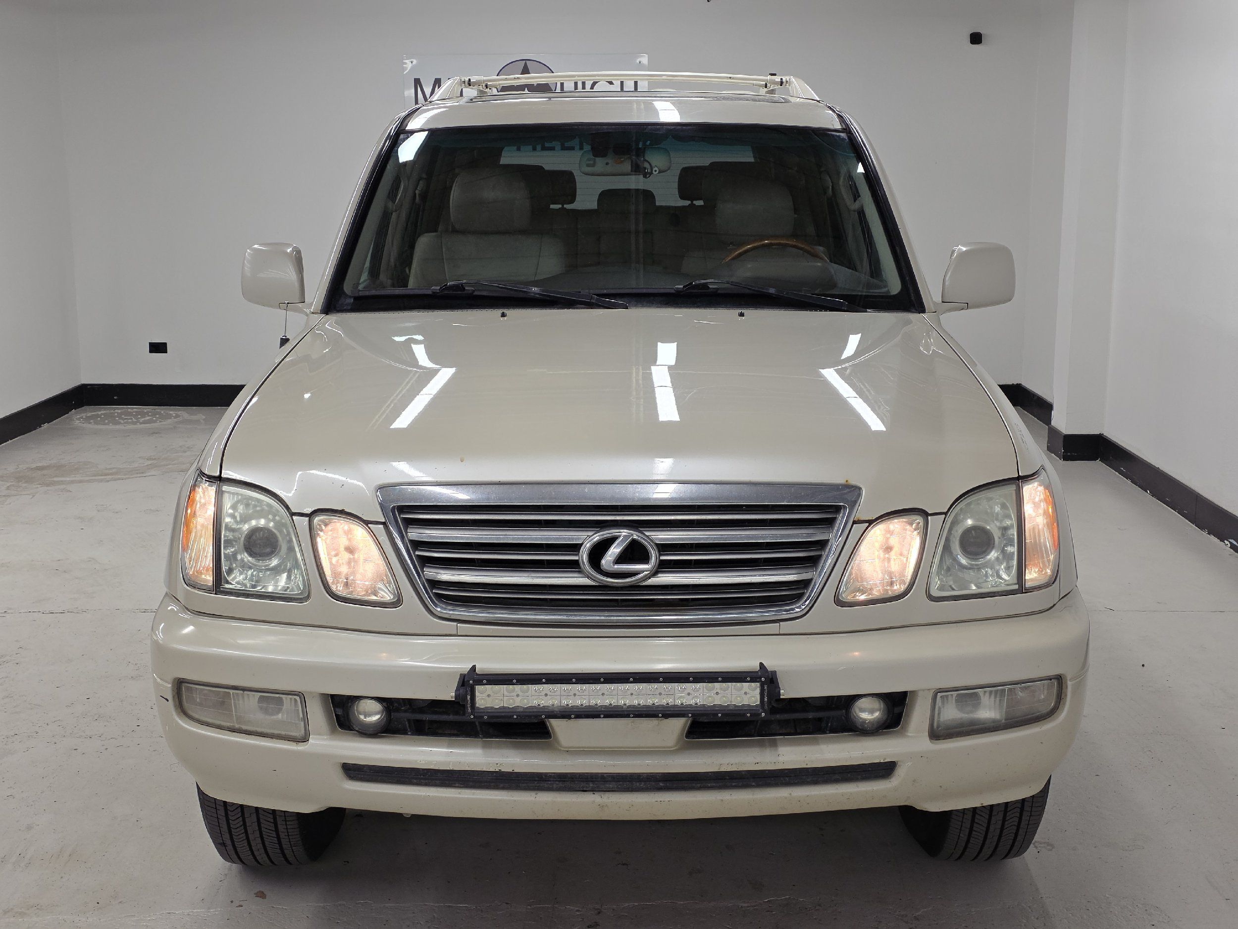 lexus lx 2004 JTJHT00W143541686 image lexus lx 2004 JTJHT00W143541686 image