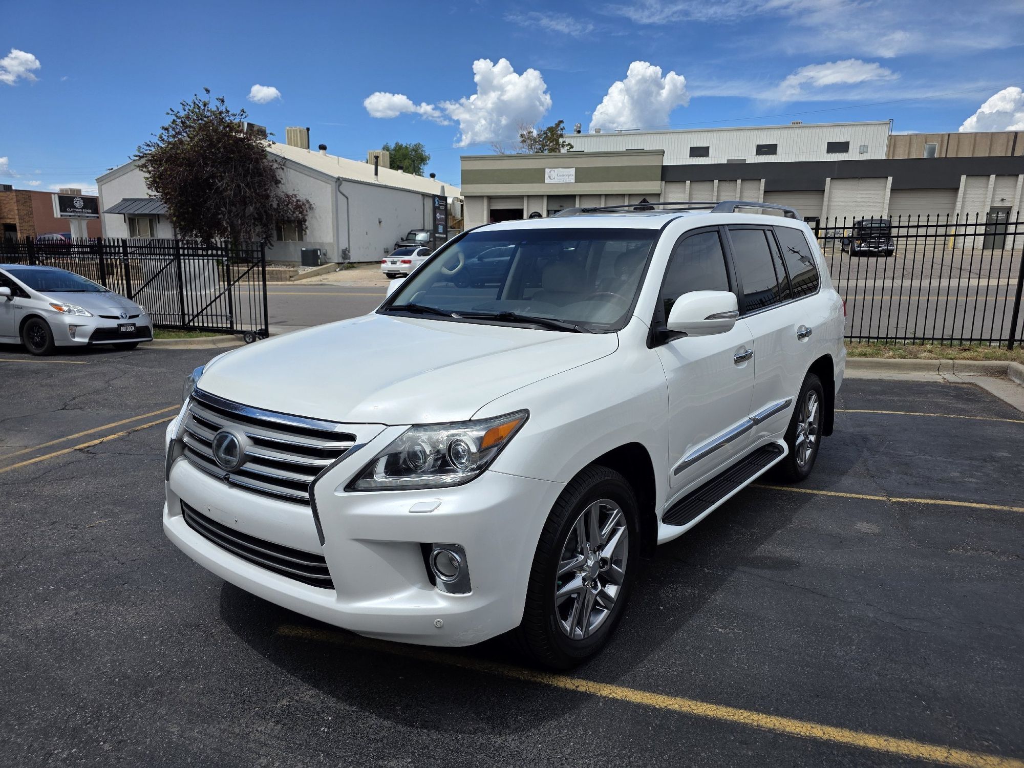 lexus lx 2013 JTJHY7AX6D4125404 image lexus lx 2013 JTJHY7AX6D4125404 image