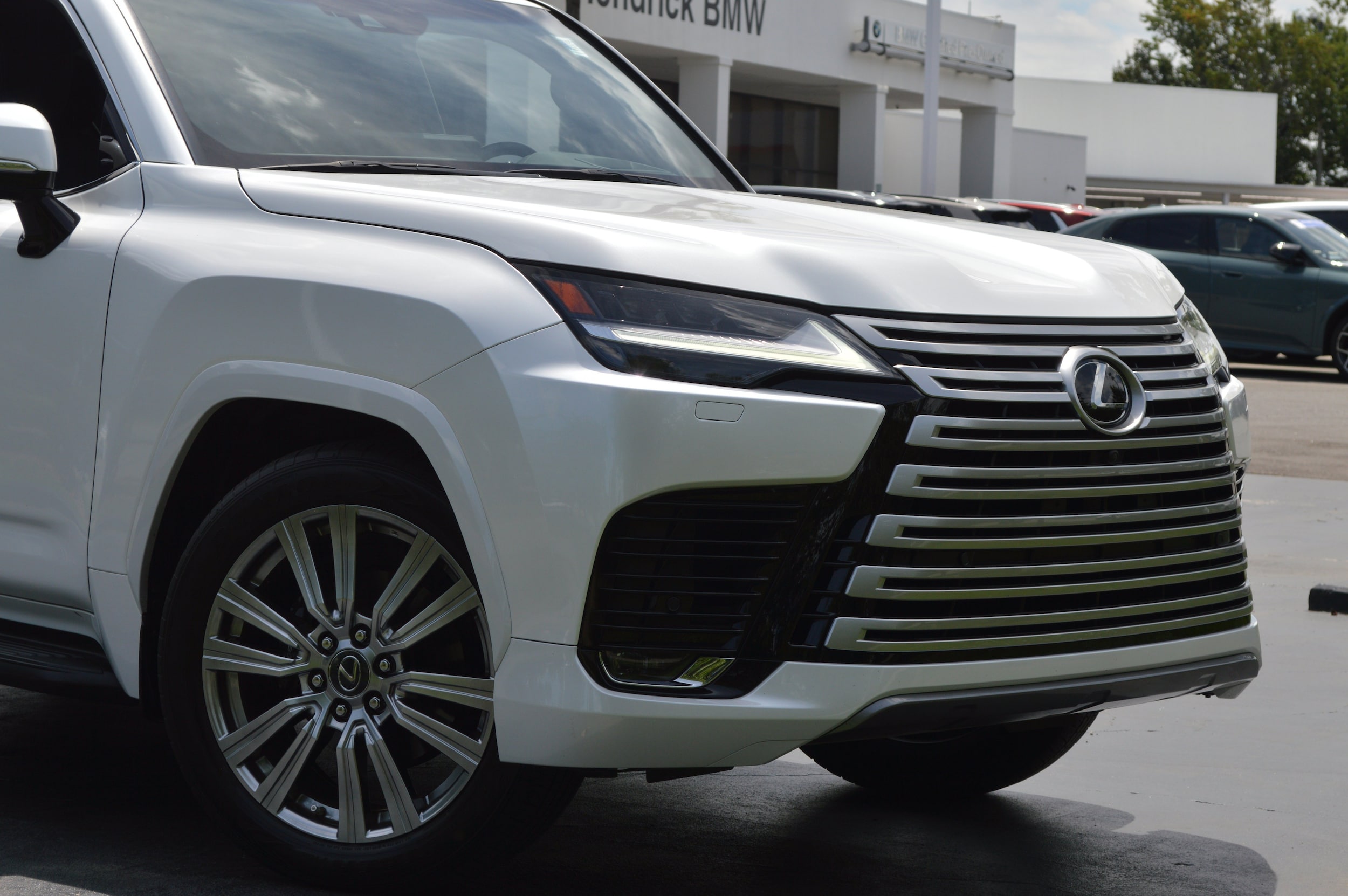 lexus lx 2022 JTJLBACX6N4010275 image lexus lx 2022 JTJLBACX6N4010275 image