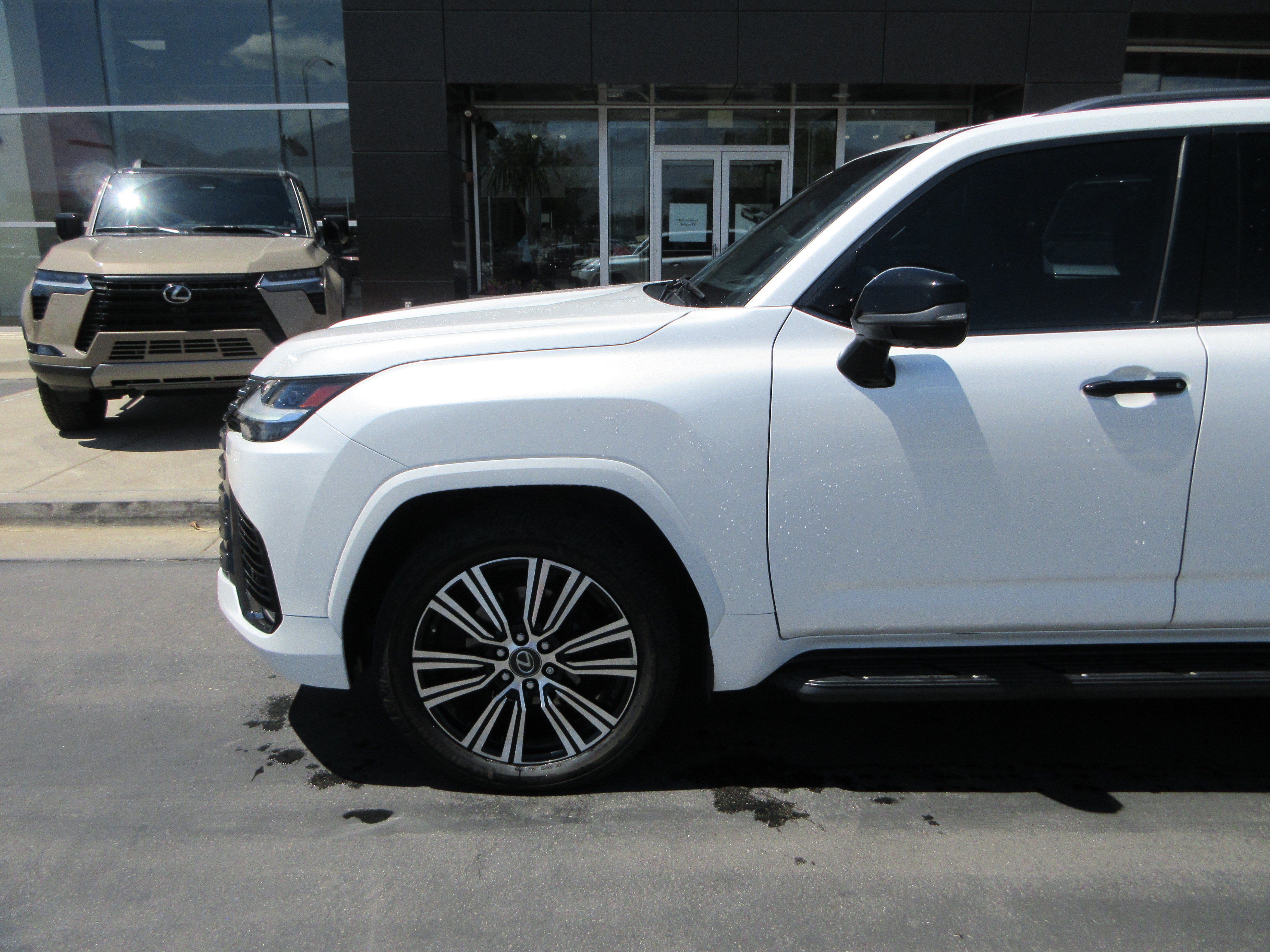 lexus lx 2022 JTJGB7CX3N4011288 image lexus lx 2022 JTJGB7CX3N4011288 image