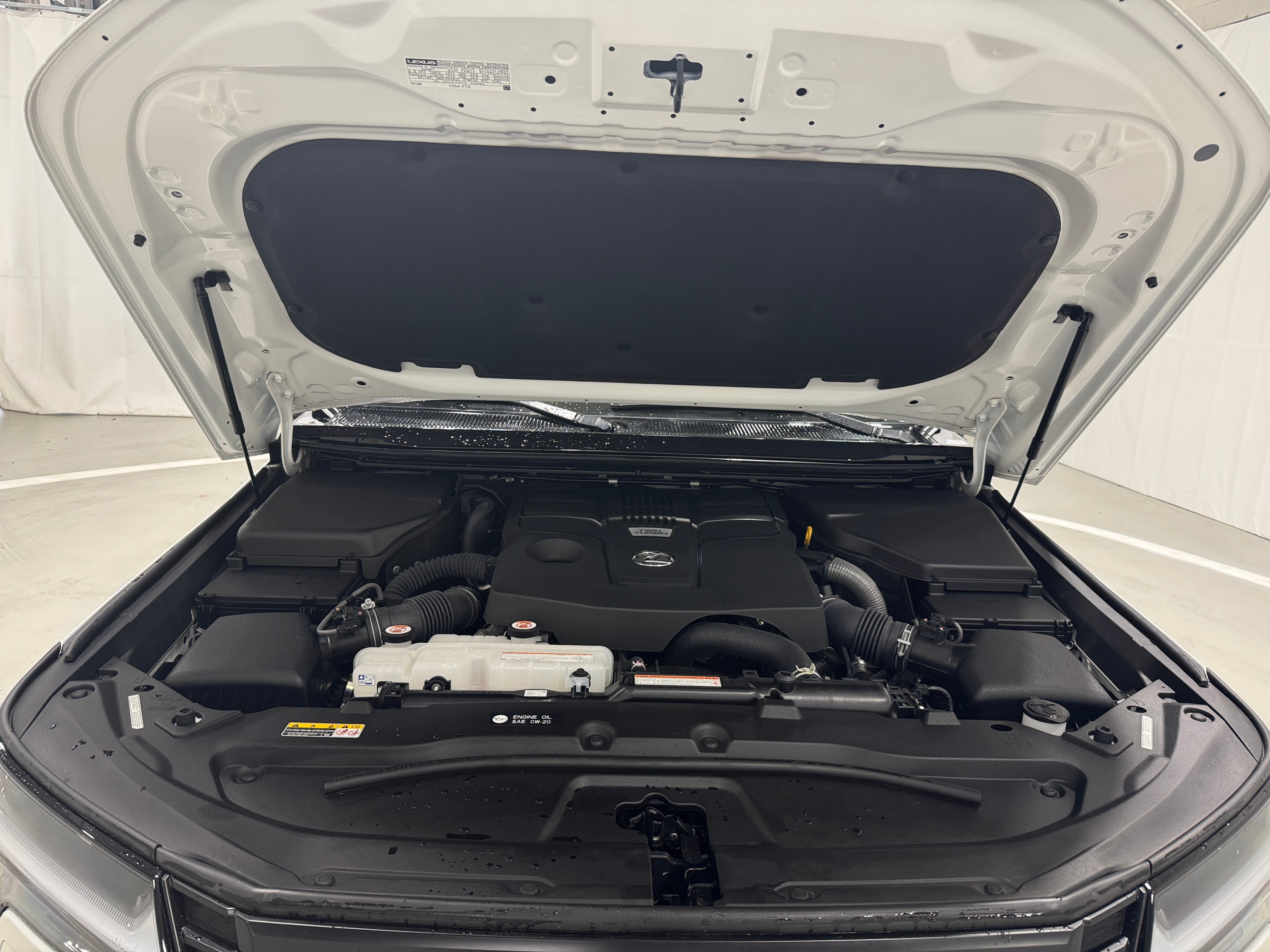 lexus gx 2024 JTJVBCDXXR5014686 image