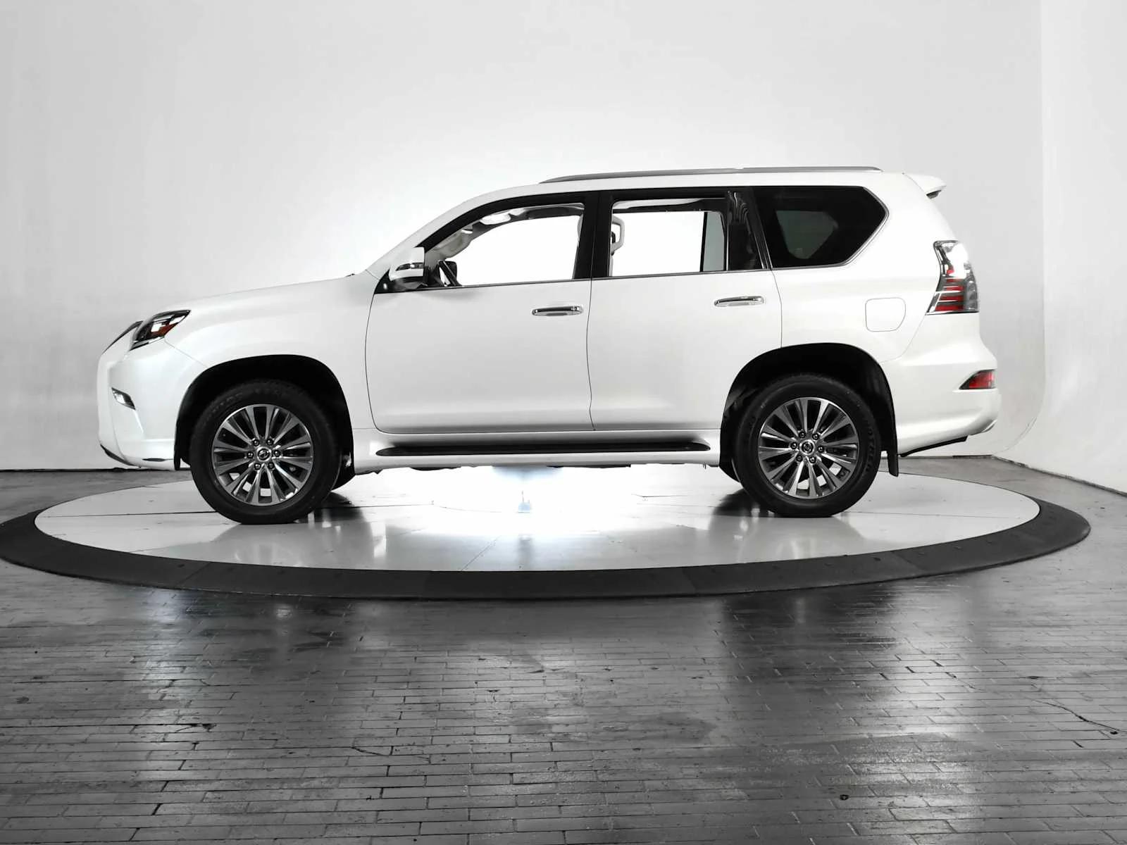 lexus gx 2022 JTJGM7BX9N5312945 image lexus gx 2022 JTJGM7BX9N5312945 image