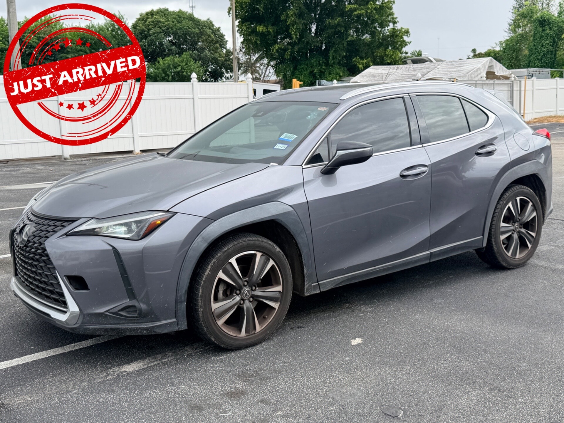 lexus ux 2020 JTHX3JBH1L2022112 image lexus ux 2020 JTHX3JBH1L2022112 image