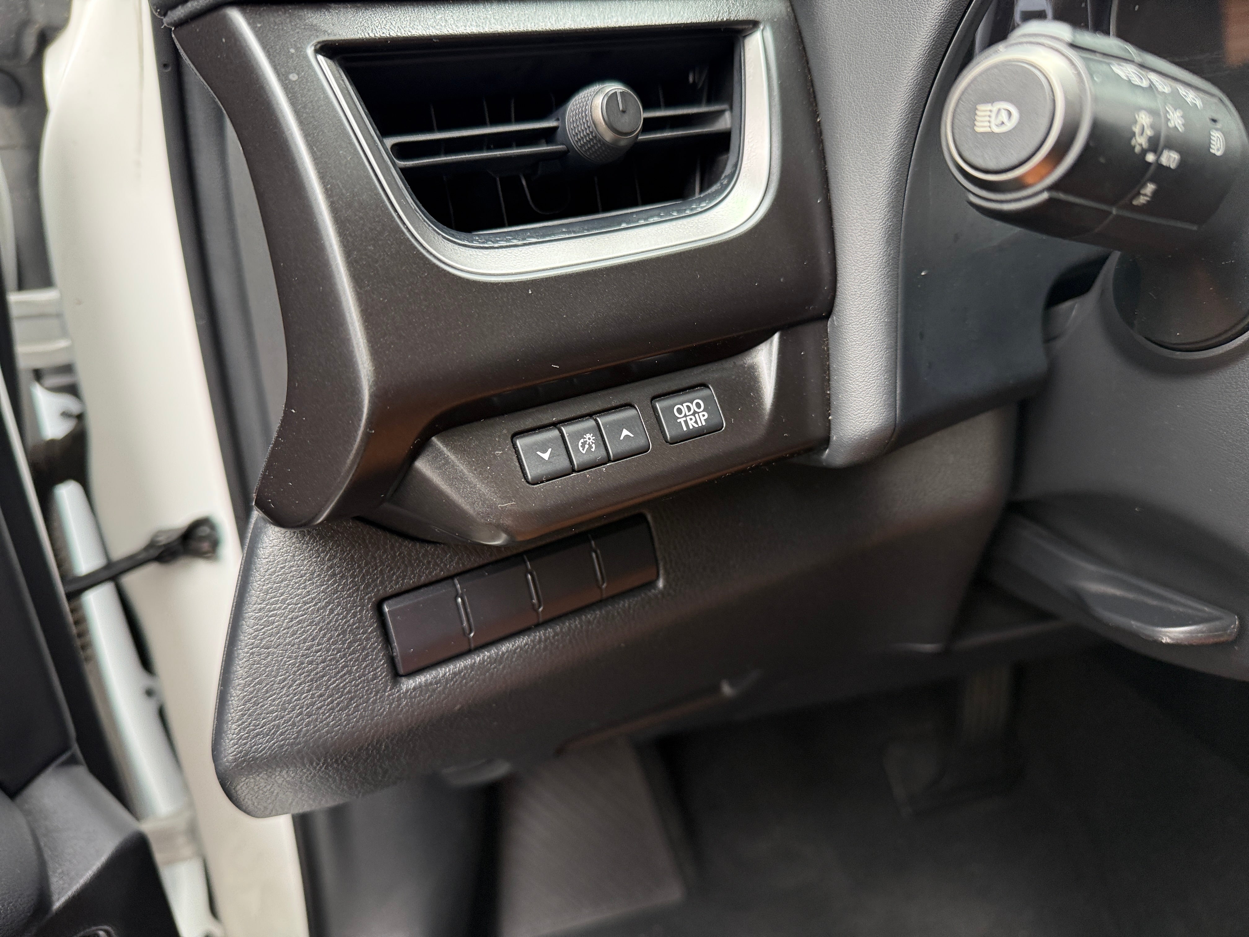 lexus ux 2022 JTHX3JBH6N2049521 image lexus ux 2022 JTHX3JBH6N2049521 image
