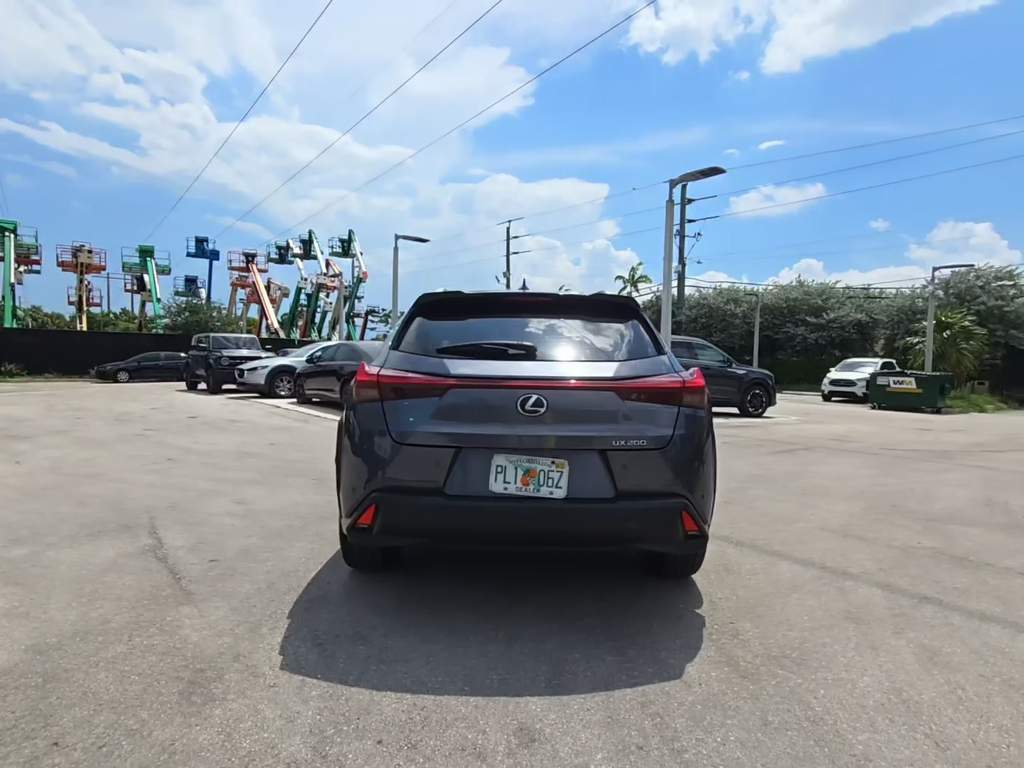 lexus ux 2022 JTHX3JBH1N2047854 image lexus ux 2022 JTHX3JBH1N2047854 image