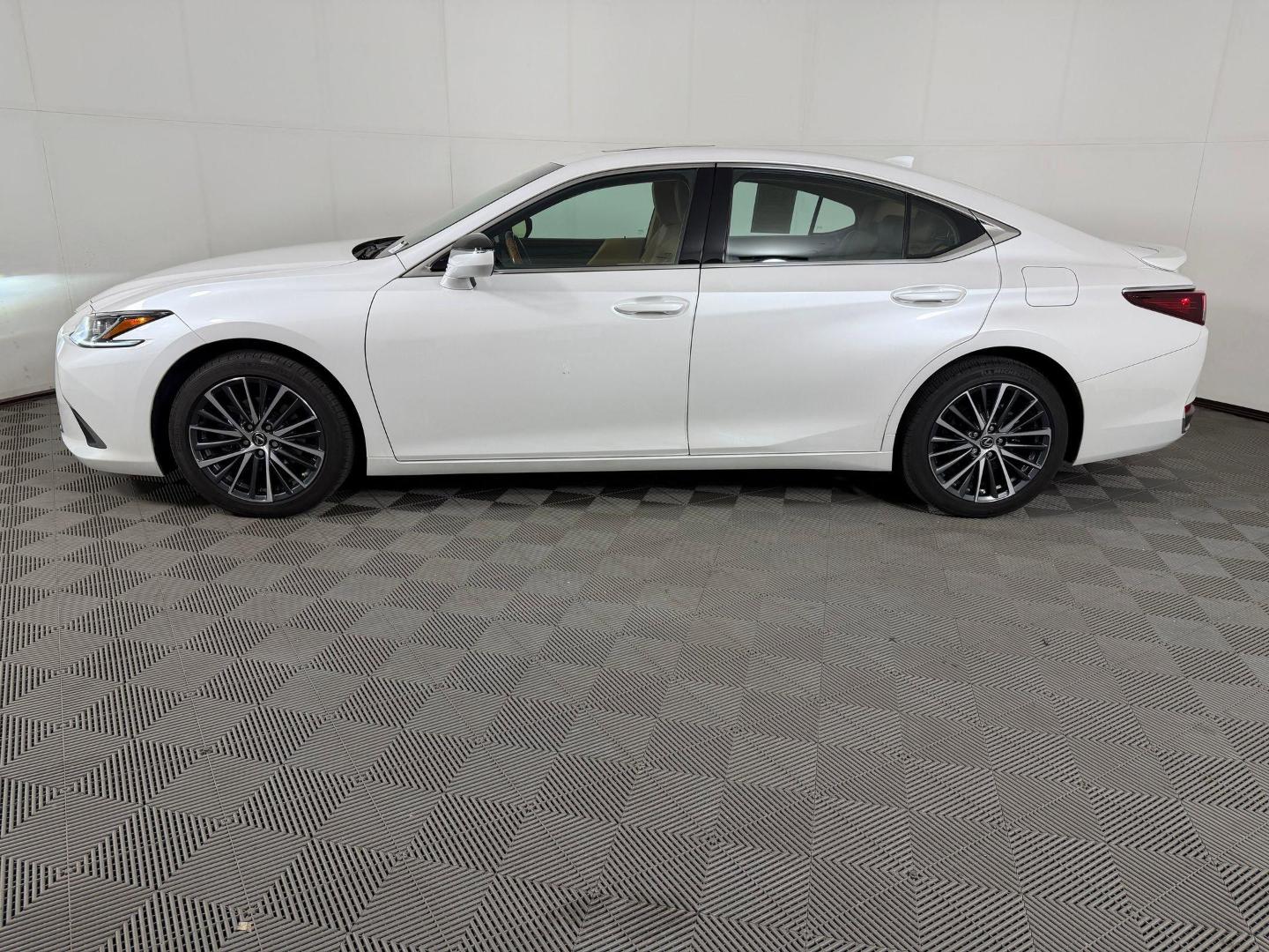 lexus es 2023 58AD11D1XPU011120 image lexus es 2023 58AD11D1XPU011120 image
