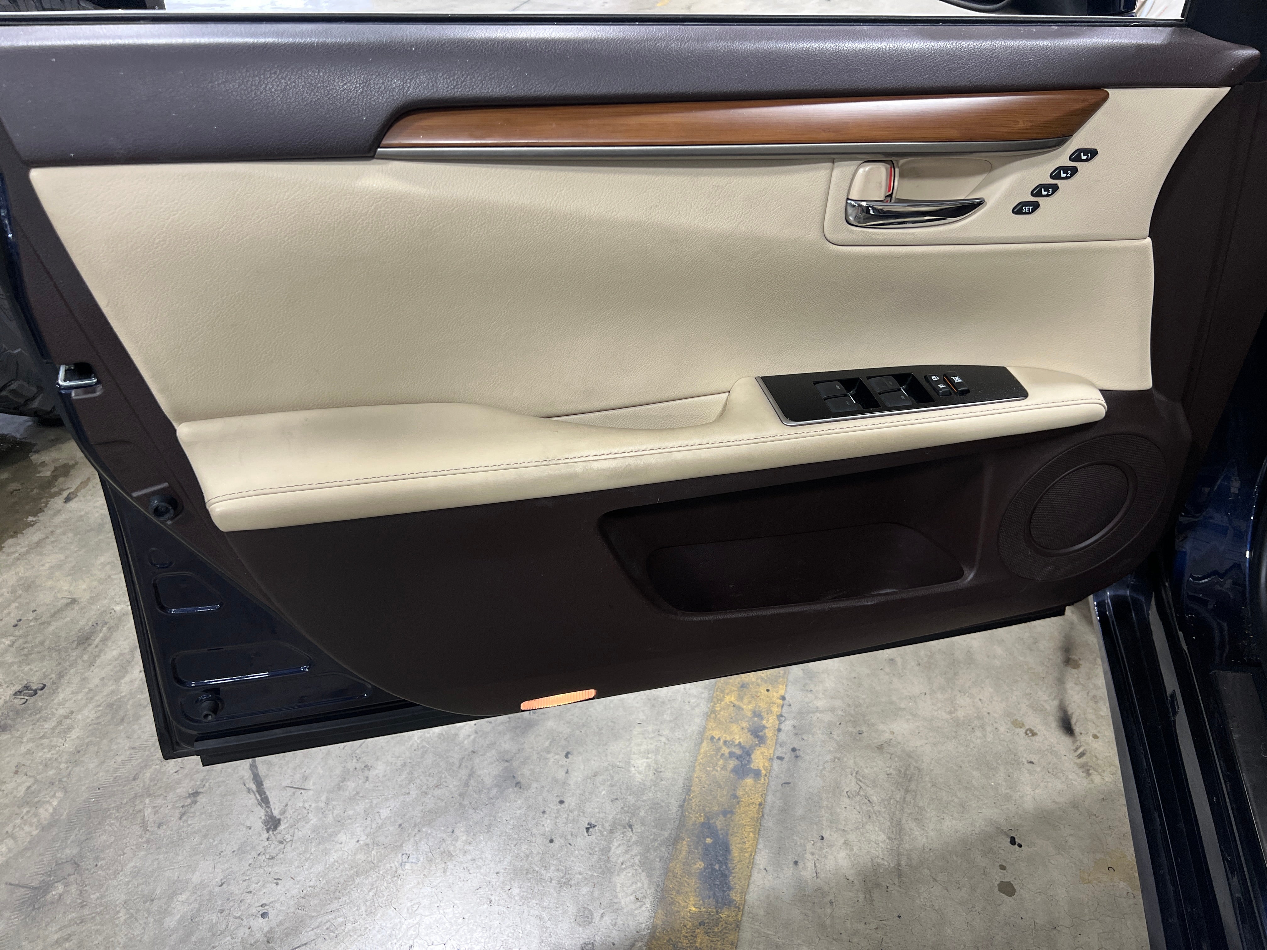 lexus es 2016 JTHBW1GG0G2117896 image lexus es 2016 JTHBW1GG0G2117896 image