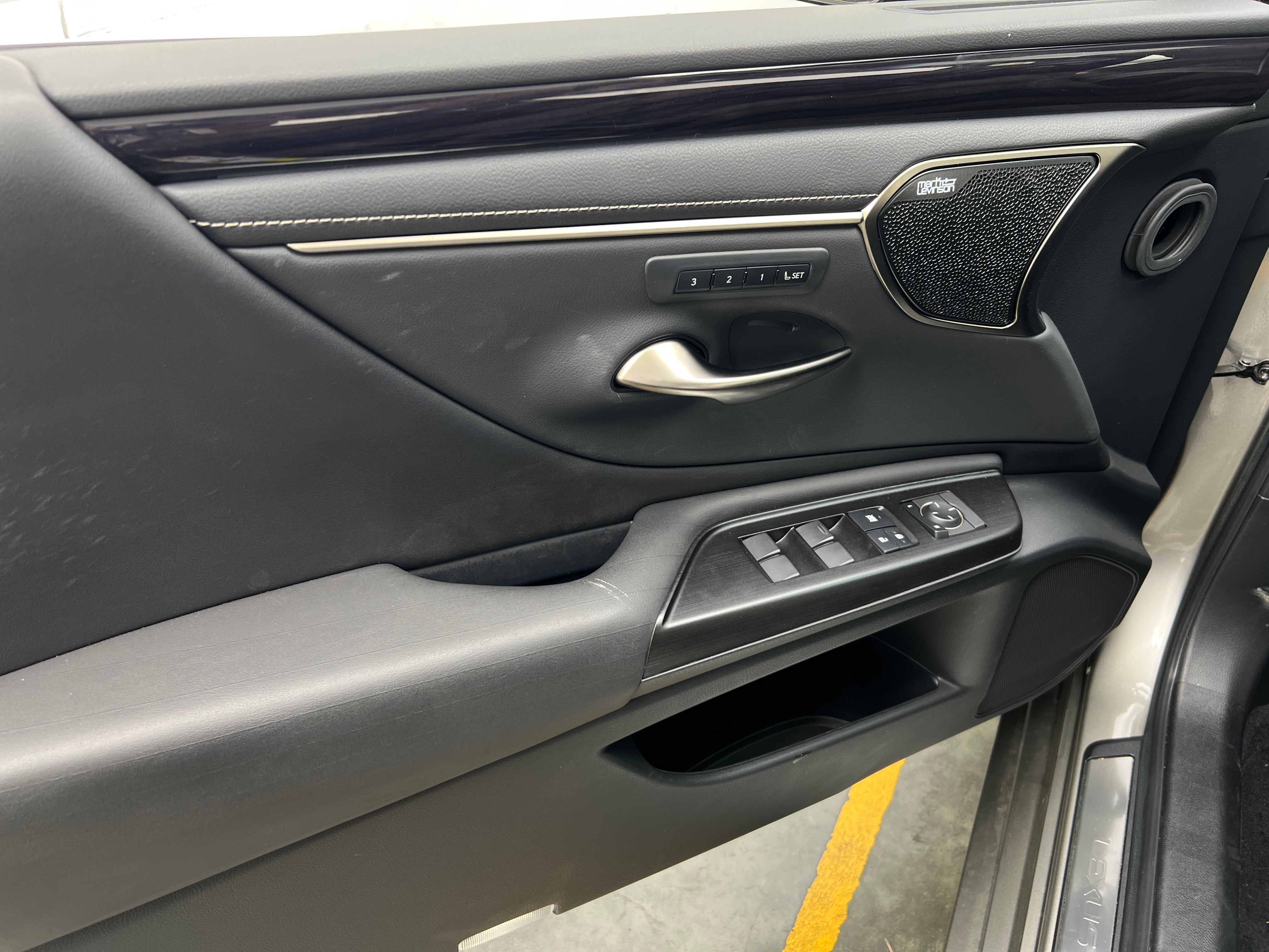 lexus es 2019 58ABZ1B11KU025225 image lexus es 2019 58ABZ1B11KU025225 image