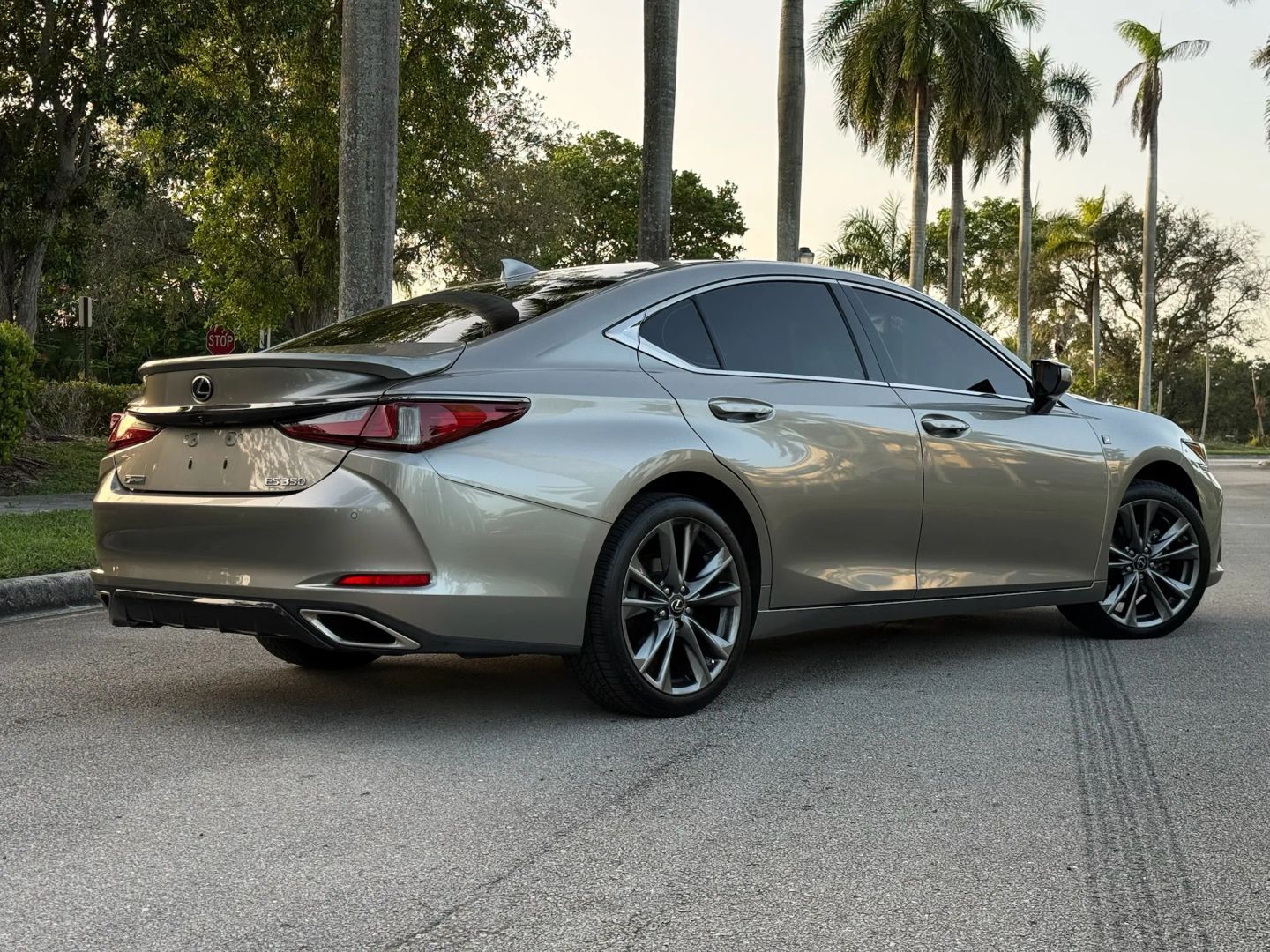 lexus es 2019 58ABZ1B1XKU002316 image lexus es 2019 58ABZ1B1XKU002316 image