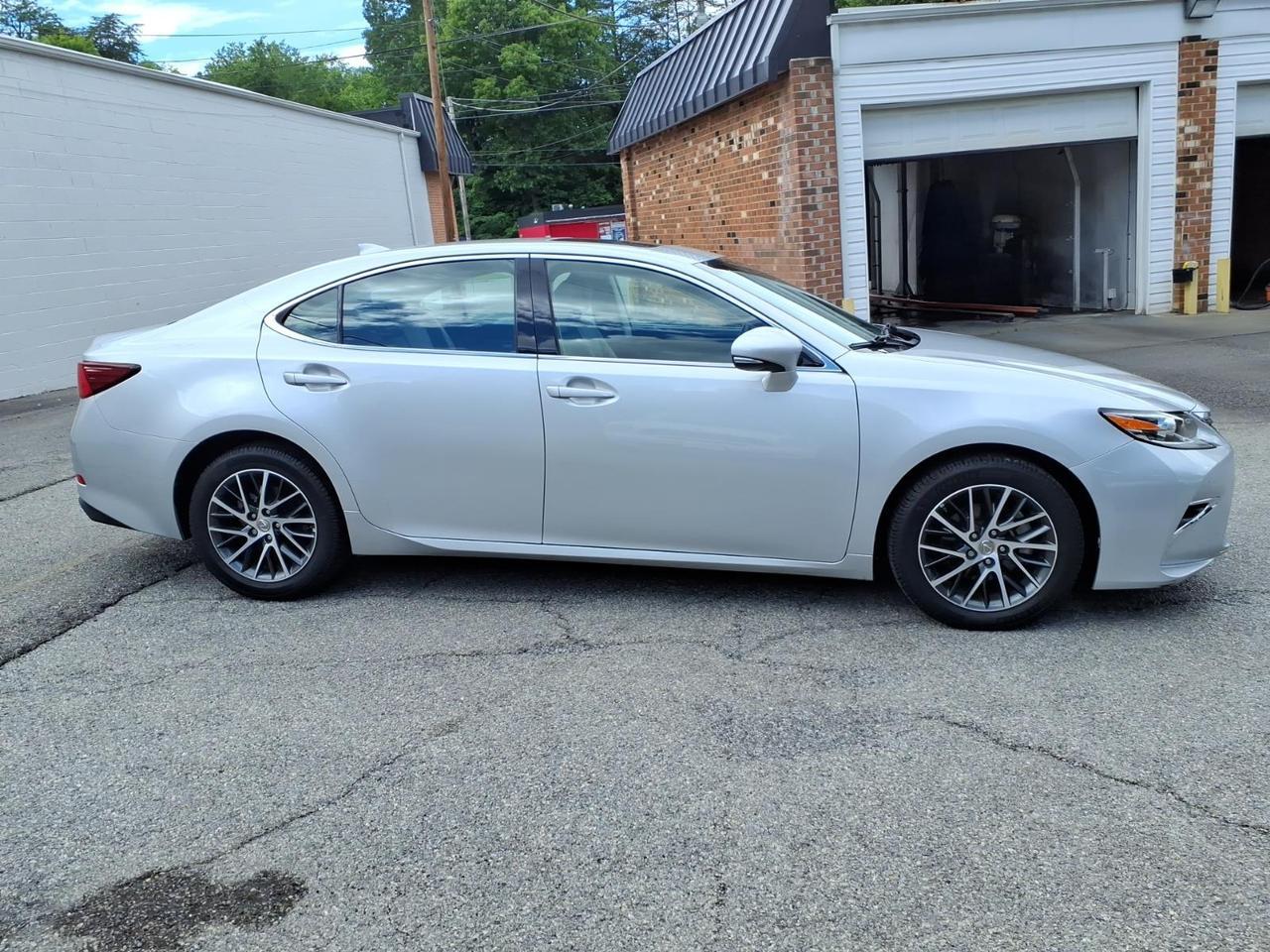lexus es 2017 58ABK1GG7HU058918 image lexus es 2017 58ABK1GG7HU058918 image
