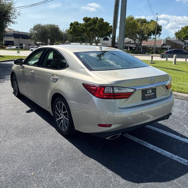 lexus es 2017 58ABK1GG5HU039428 image lexus es 2017 58ABK1GG5HU039428 image