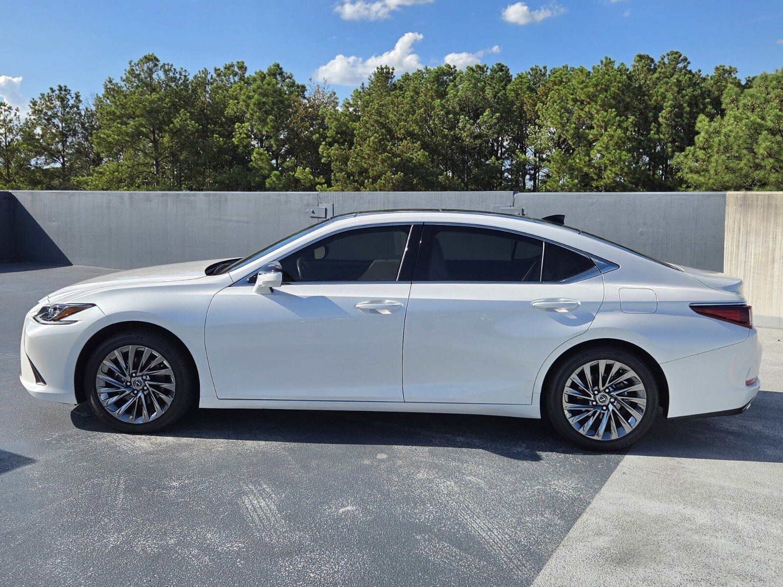 lexus es 2024 58AEZ1B19RU175154 image lexus es 2024 58AEZ1B19RU175154 image
