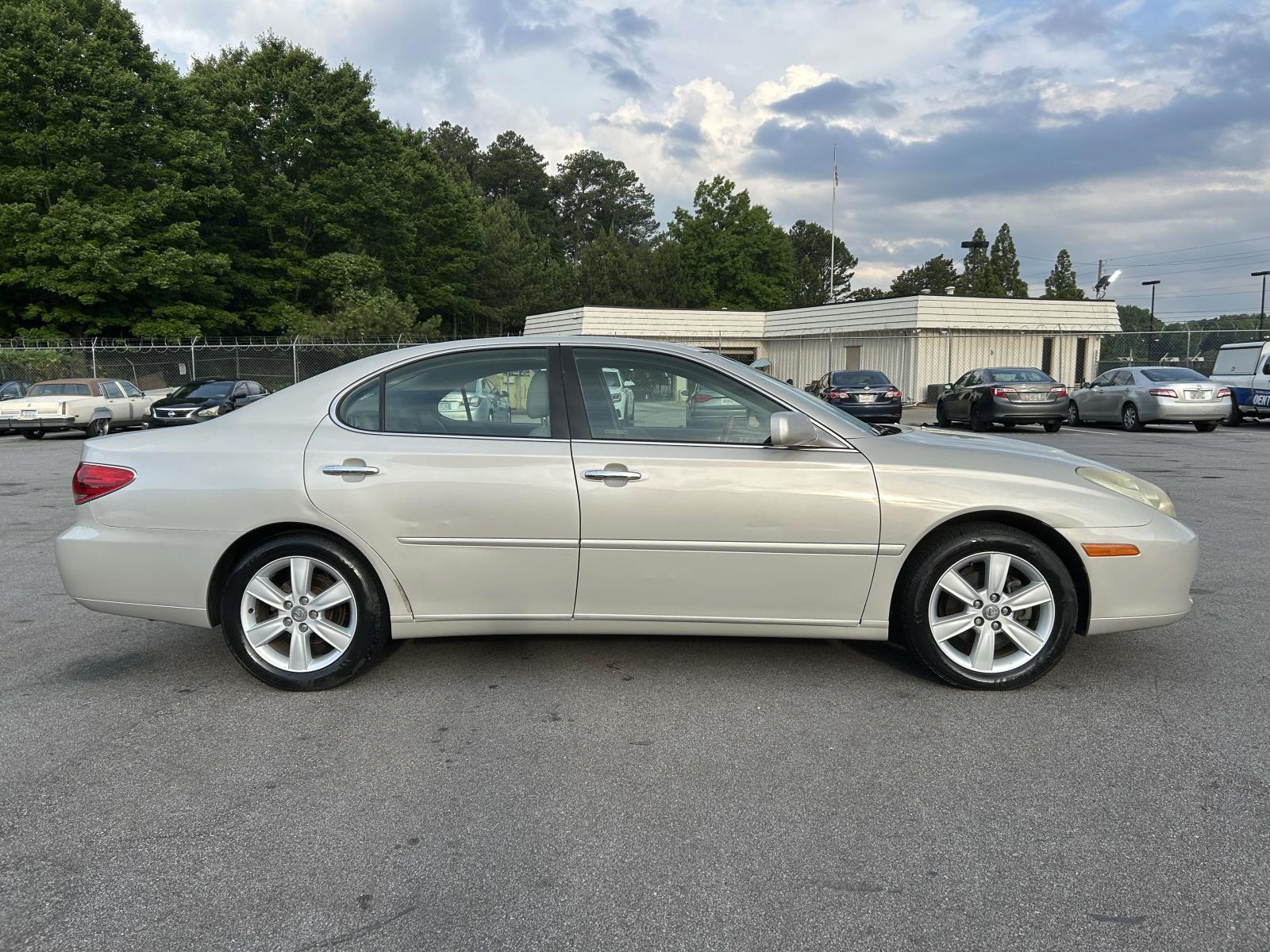 lexus es 2005 JTHBA30G355079211 image lexus es 2005 JTHBA30G355079211 image