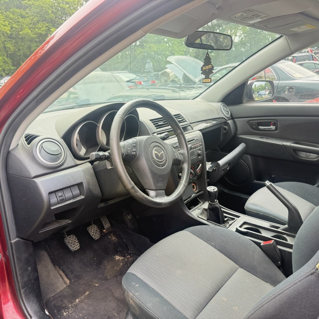 mazda mazda3 2008 JM1BK32G481139052 image mazda mazda3 2008 JM1BK32G481139052 image