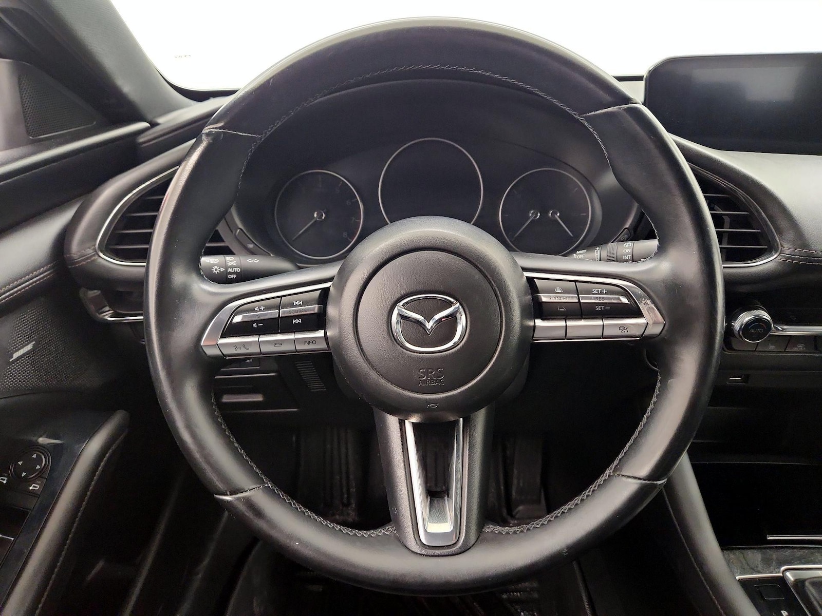 mazda mazda3 2019 JM1BPBMM3K1143518 image mazda mazda3 2019 JM1BPBMM3K1143518 image