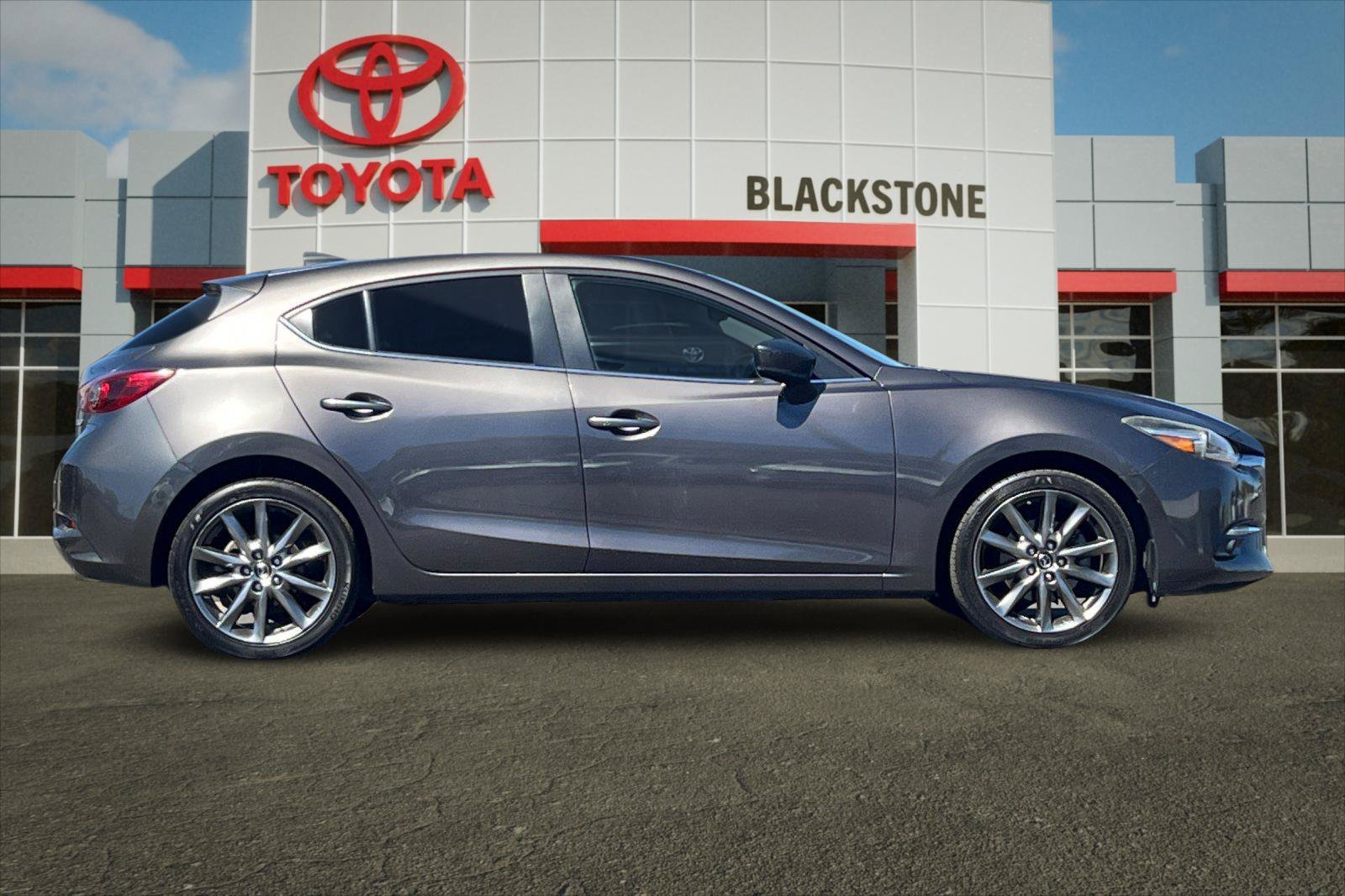 mazda mazda3 2018 3MZBN1M37JM184594 image mazda mazda3 2018 3MZBN1M37JM184594 image