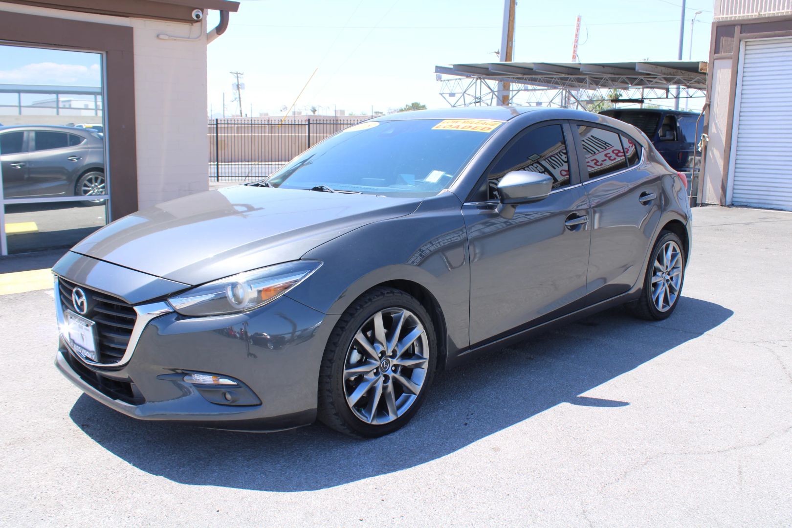 mazda mazda3 2018 3MZBN1M36JM226401 image mazda mazda3 2018 3MZBN1M36JM226401 image