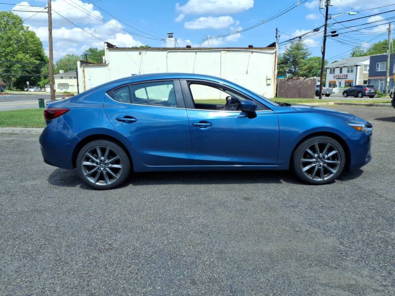 mazda mazda3 2018 3MZBN1W35JM188768 image mazda mazda3 2018 3MZBN1W35JM188768 image