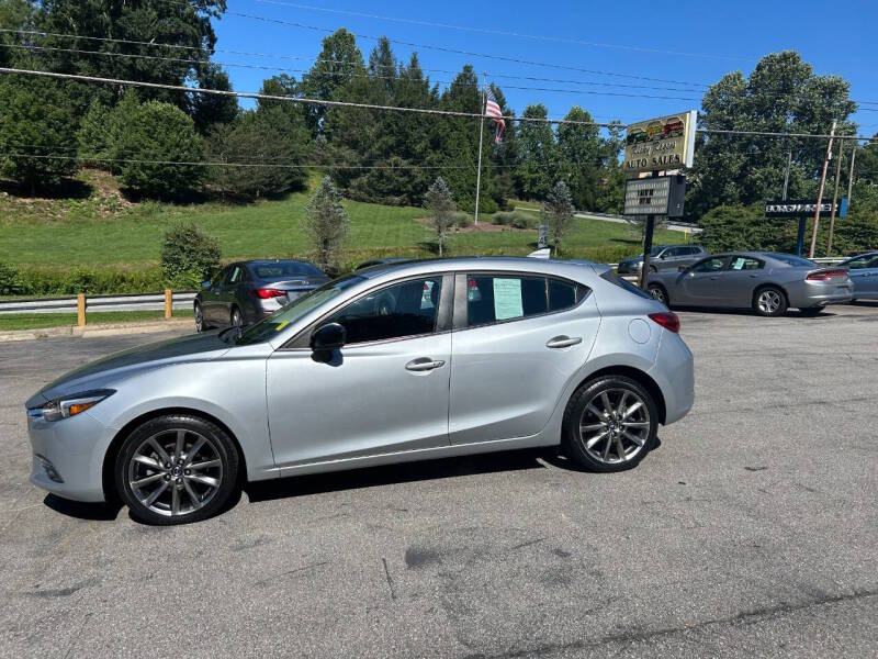 mazda mazda3 2018 3MZBN1M33JM223035 image mazda mazda3 2018 3MZBN1M33JM223035 image