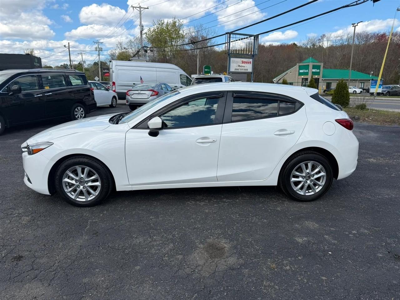 mazda mazda3 2018 3MZBN1K72JM260311 image mazda mazda3 2018 3MZBN1K72JM260311 image
