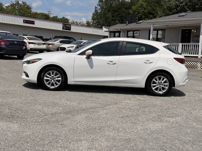 mazda mazda3 2018 3MZBN1K73JM175087 image mazda mazda3 2018 3MZBN1K73JM175087 image