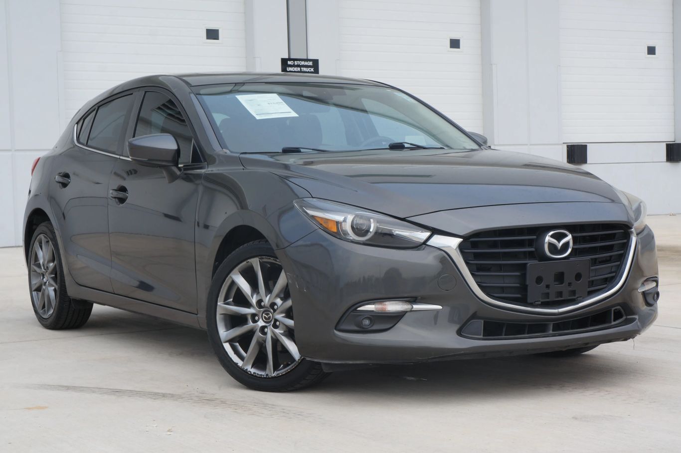 mazda mazda3 2018 3MZBN1M32JM168917 image mazda mazda3 2018 3MZBN1M32JM168917 image