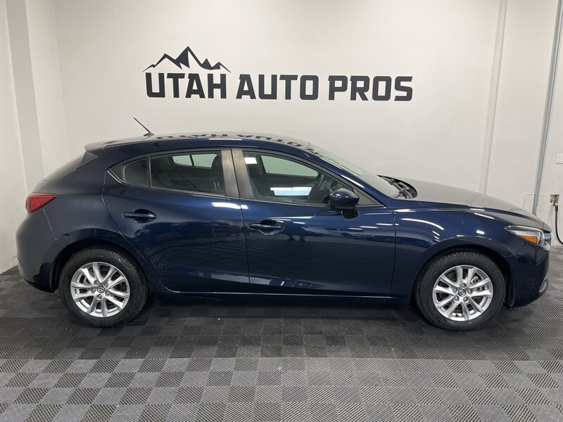 mazda mazda3 2017 3MZBN1K74HM110498 image mazda mazda3 2017 3MZBN1K74HM110498 image