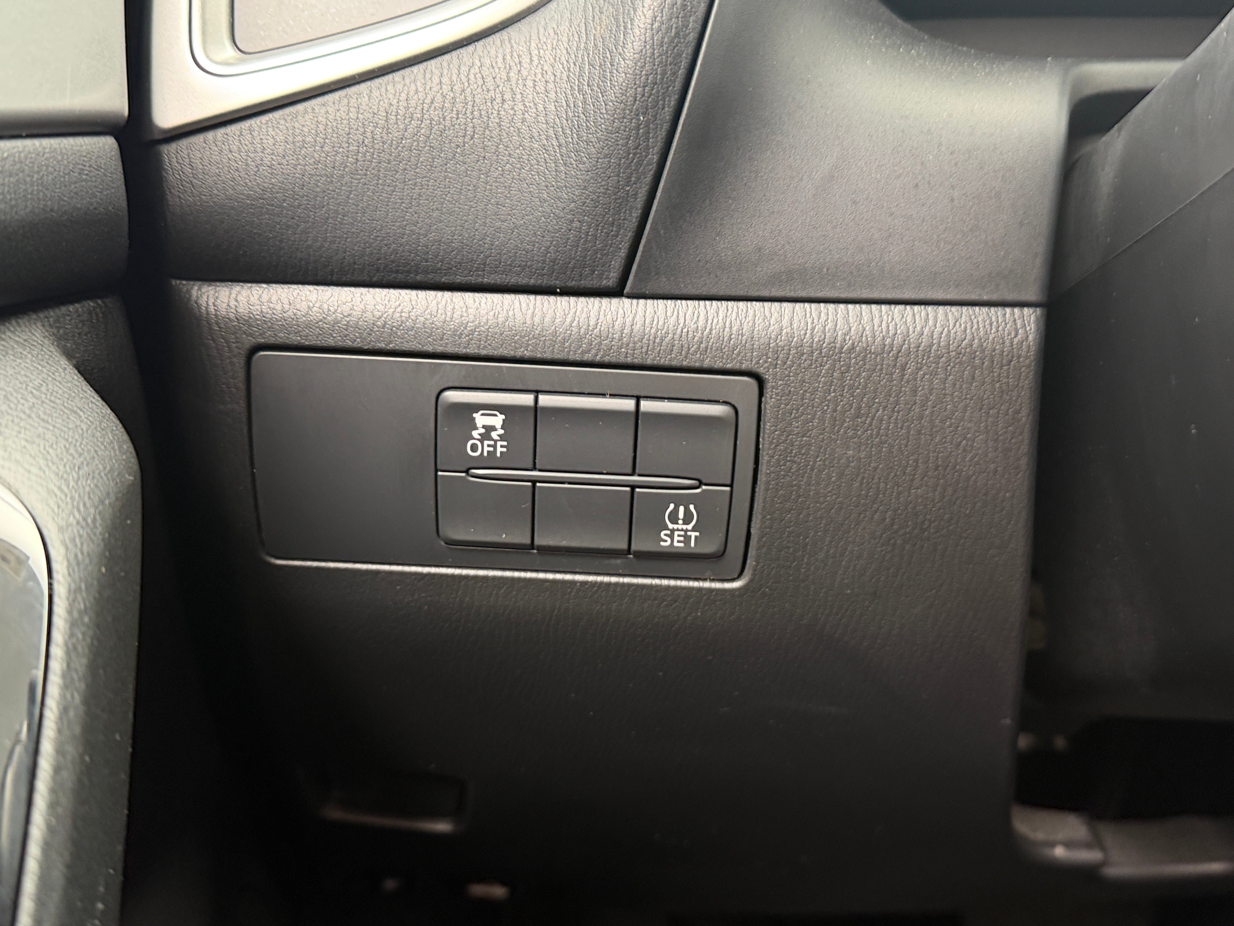 mazda mazda3 2017 JM1BN1L78H1128727 image mazda mazda3 2017 JM1BN1L78H1128727 image