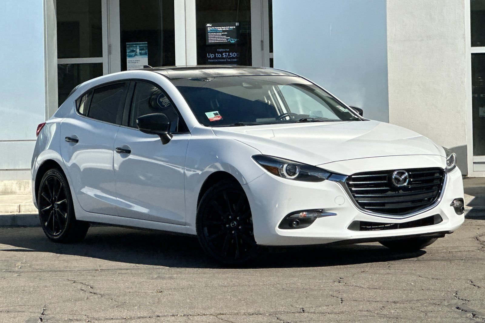 mazda mazda3 2017 3MZBN1M30HM130385 image mazda mazda3 2017 3MZBN1M30HM130385 image