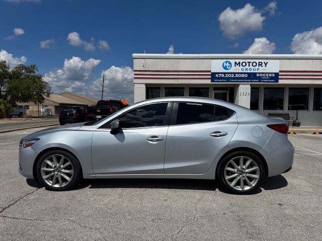 mazda mazda3 2017 JM1BN1V72H1101066 image mazda mazda3 2017 JM1BN1V72H1101066 image