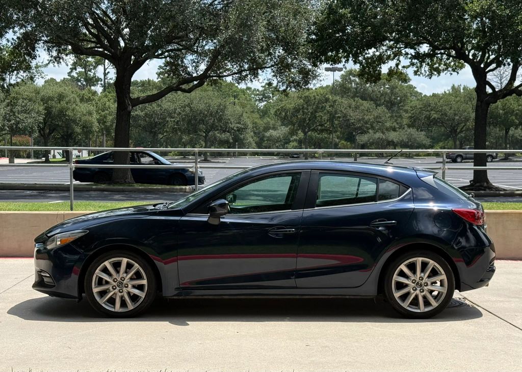 mazda mazda3 2017 3MZBN1L70HM139026 image mazda mazda3 2017 3MZBN1L70HM139026 image