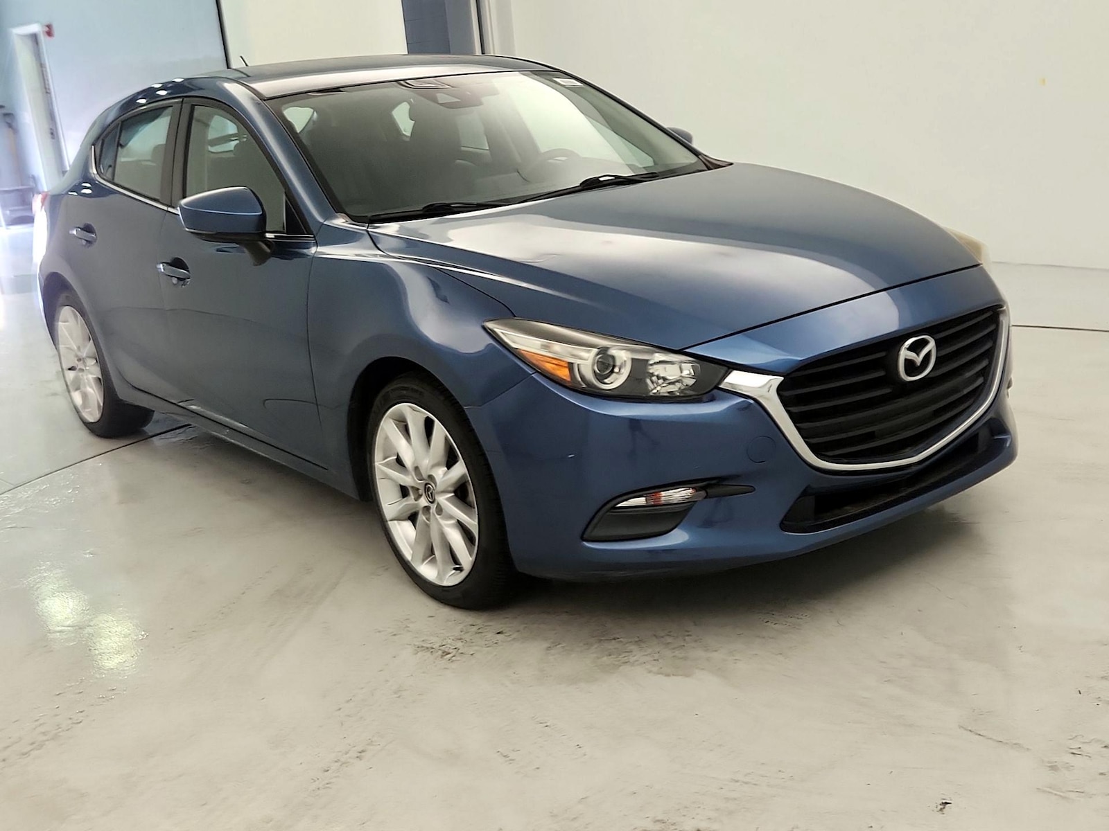 mazda mazda3 2017 3MZBN1L73HM124858 image mazda mazda3 2017 3MZBN1L73HM124858 image