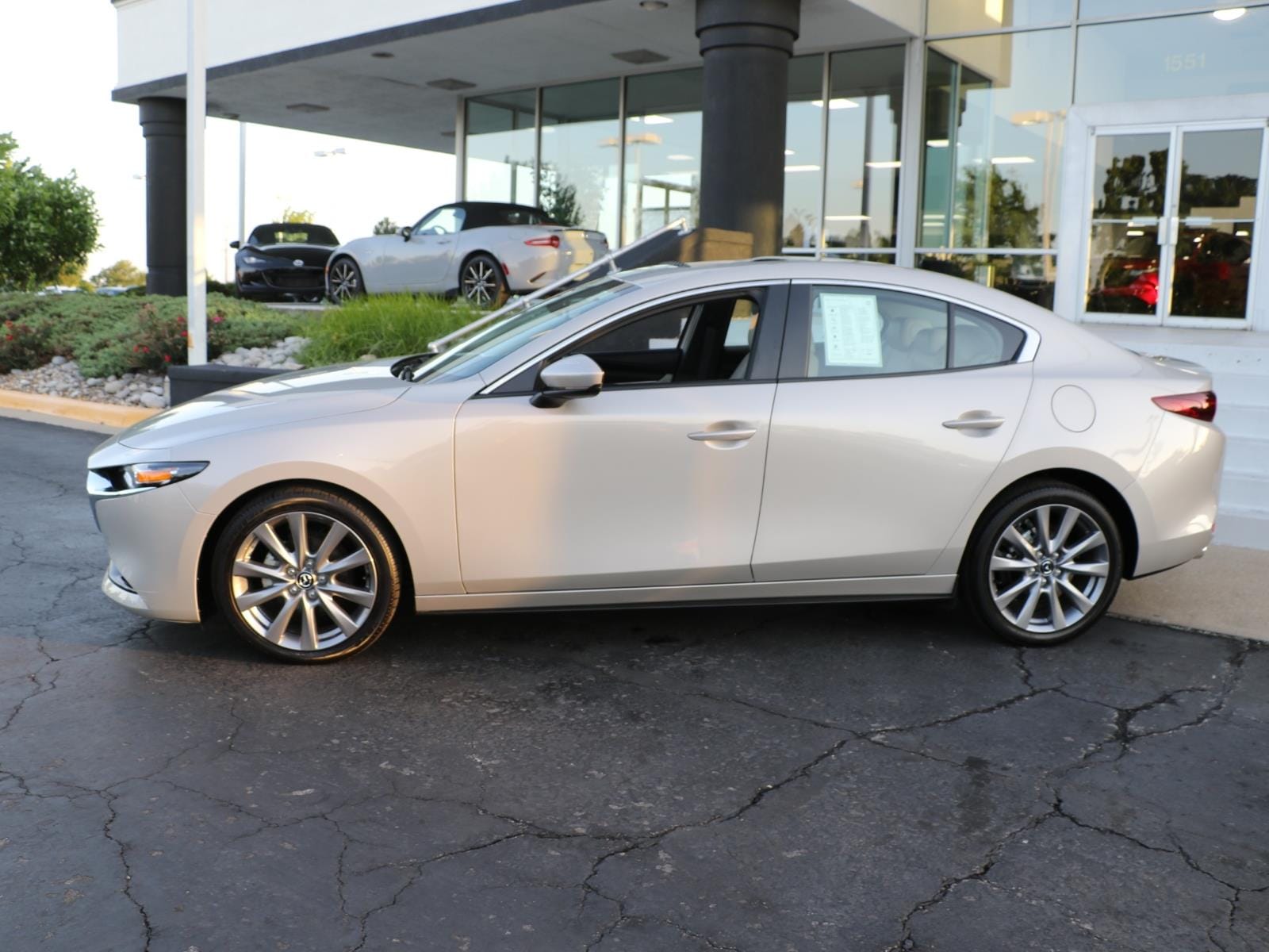 mazda mazda3 2025 3MZBPACM9SM478200 image mazda mazda3 2025 3MZBPACM9SM478200 image