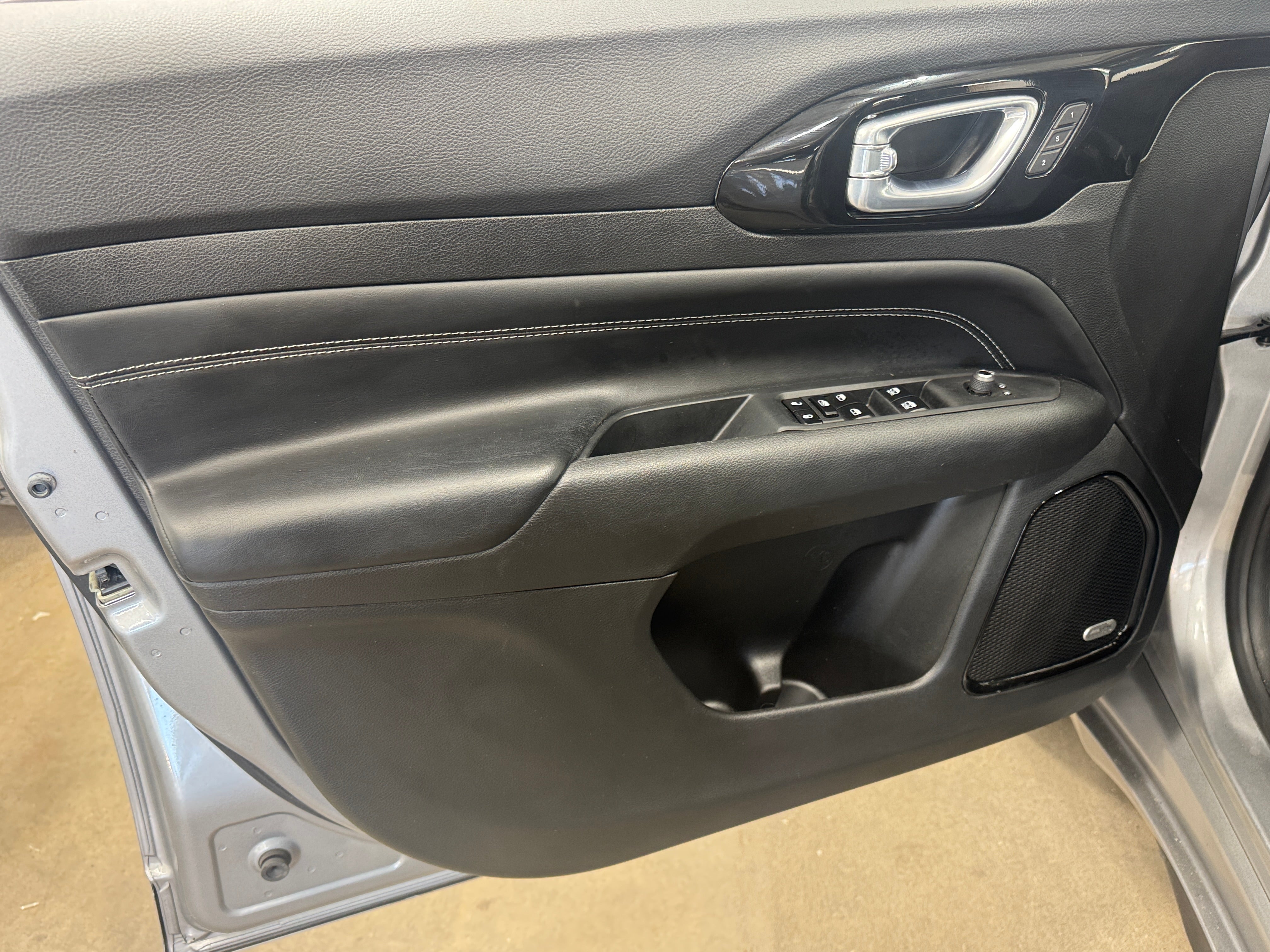 jeep compass 2023 3C4NJDCN0PT502358 image jeep compass 2023 3C4NJDCN0PT502358 image