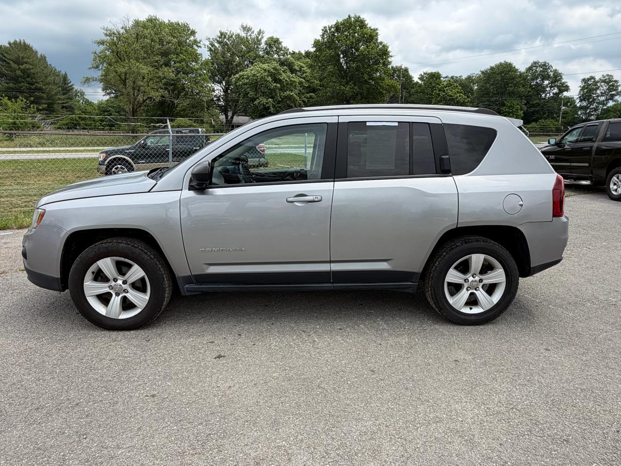 jeep compass 2016 1C4NJDBB3GD686949 image jeep compass 2016 1C4NJDBB3GD686949 image