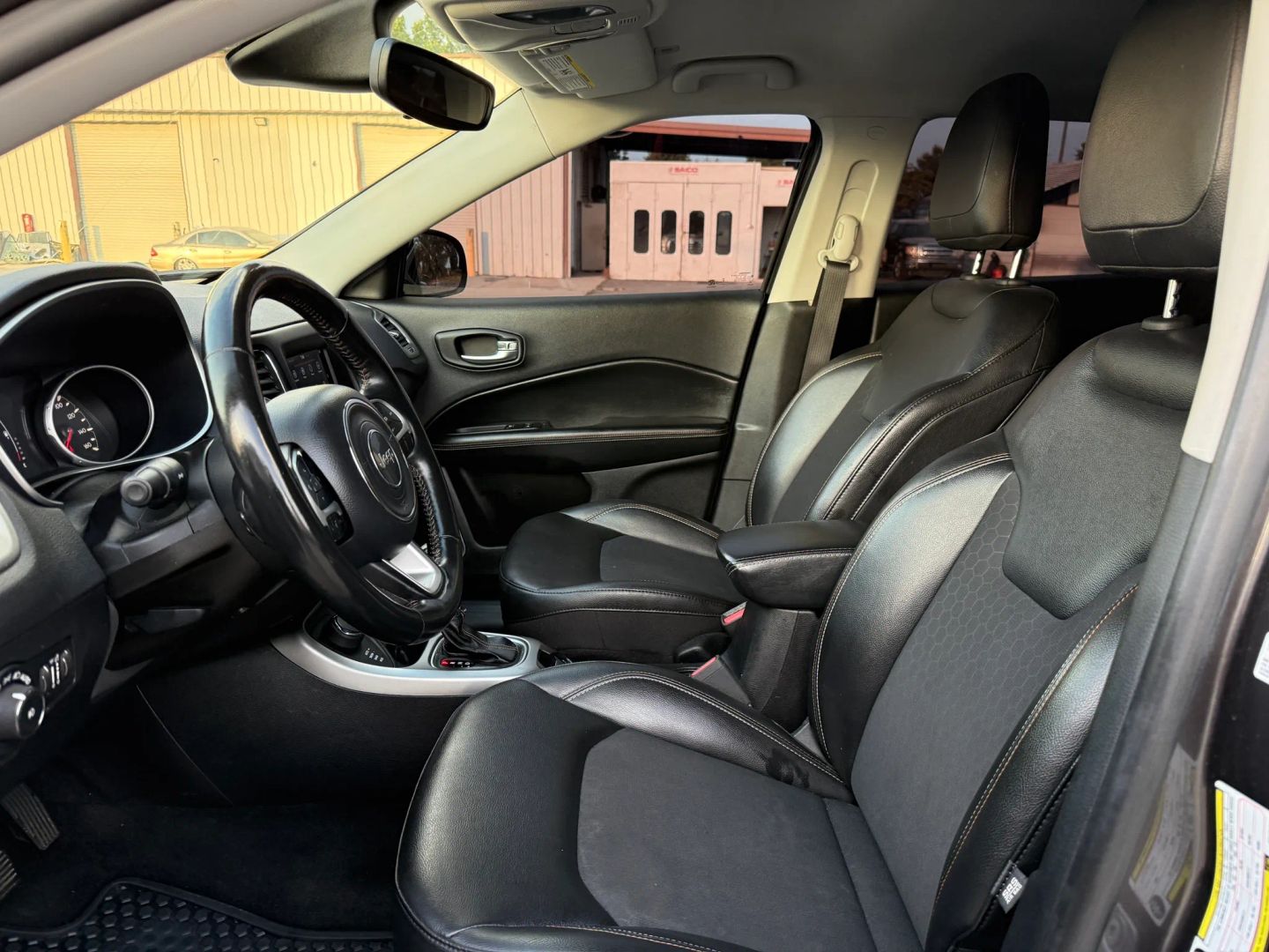 jeep compass 2019 3C4NJDBB6KT670702 image jeep compass 2019 3C4NJDBB6KT670702 image