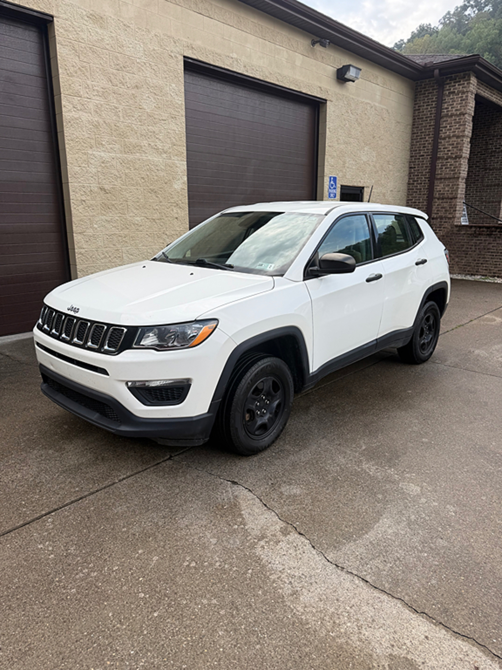 jeep compass 2019 3C4NJDAB7KT754979 image jeep compass 2019 3C4NJDAB7KT754979 image