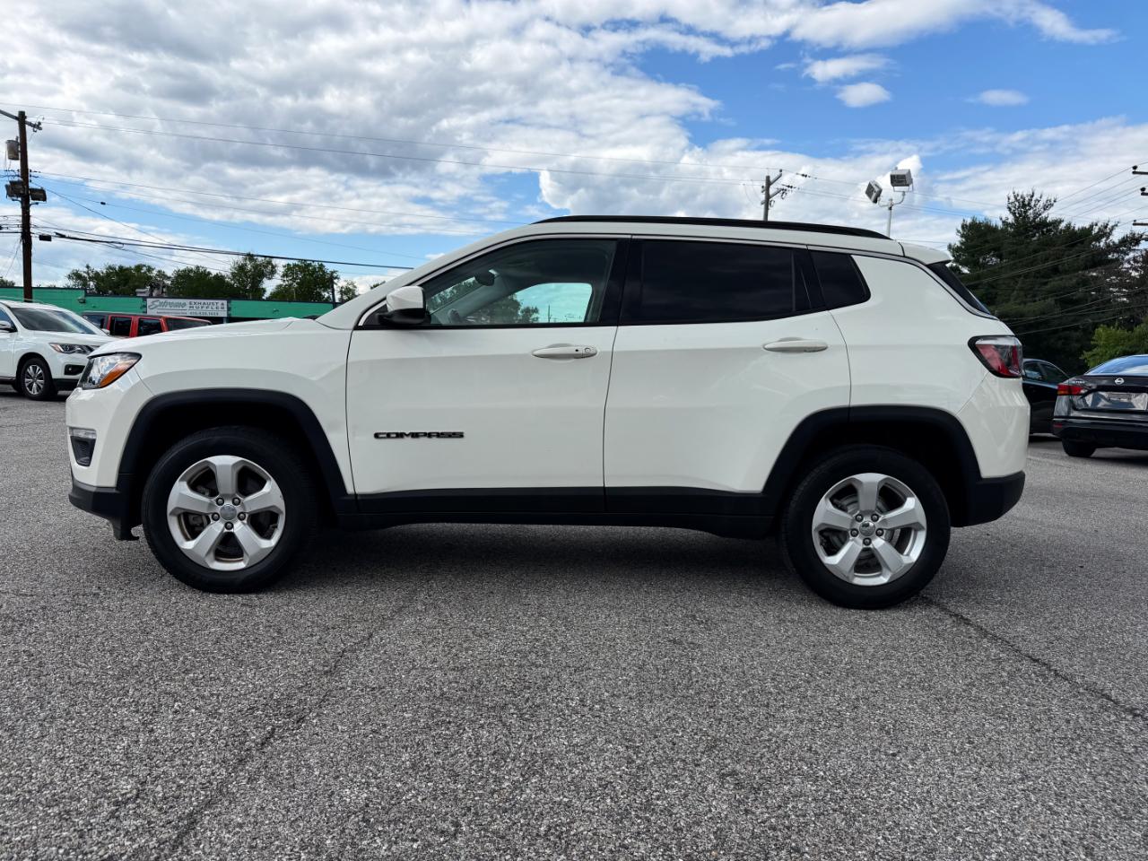 jeep compass 2018 3C4NJDBB5JT365979 image jeep compass 2018 3C4NJDBB5JT365979 image