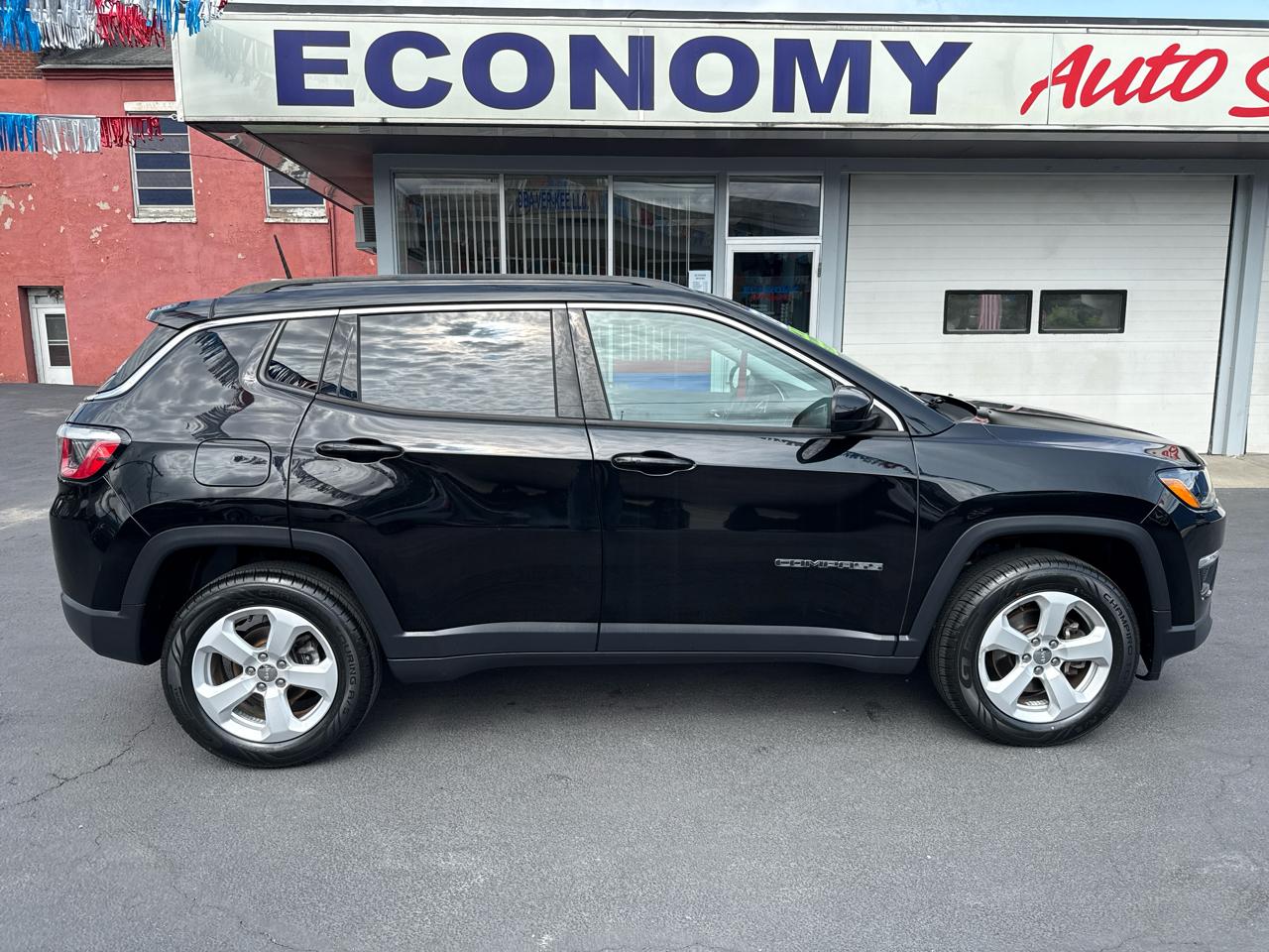 jeep compass 2018 3C4NJDBB3JT467460 image jeep compass 2018 3C4NJDBB3JT467460 image