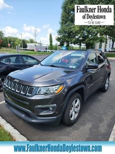 jeep compass 2018 3C4NJDBB5JT116999 image jeep compass 2018 3C4NJDBB5JT116999 image