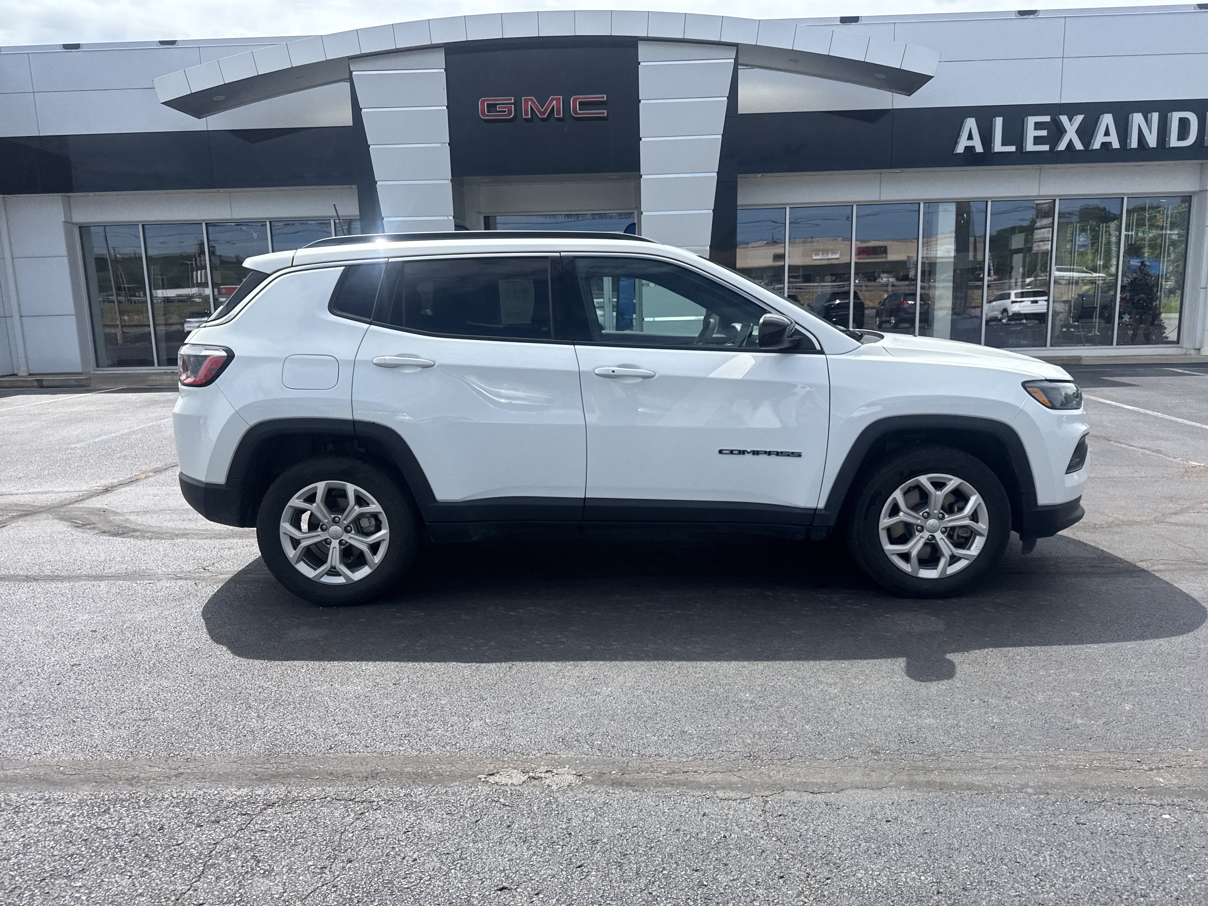 jeep compass 2024 3C4NJDBN7RT117559 image jeep compass 2024 3C4NJDBN7RT117559 image