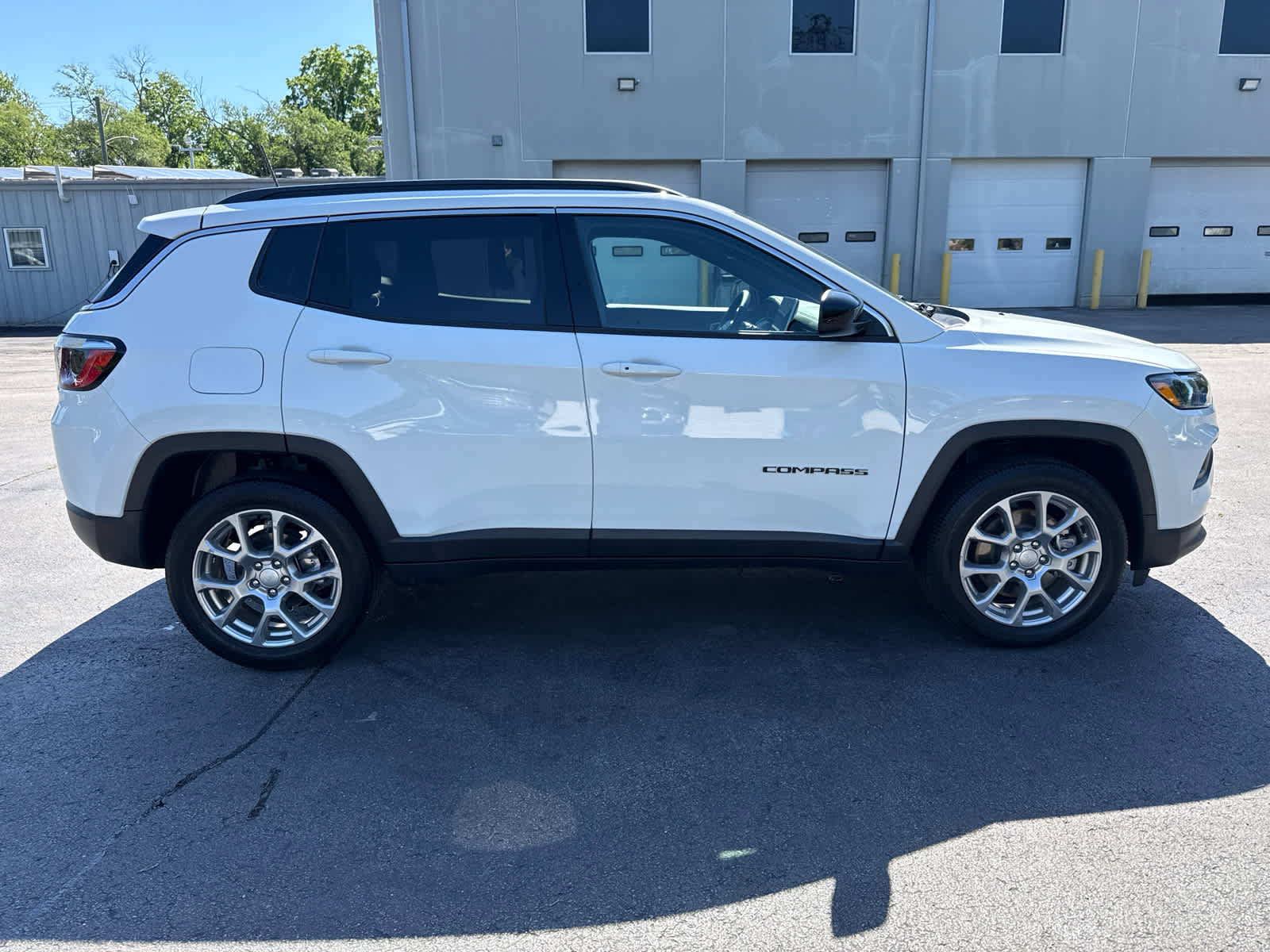 jeep compass 2024 3C4NJDFN4RT105637 image jeep compass 2024 3C4NJDFN4RT105637 image