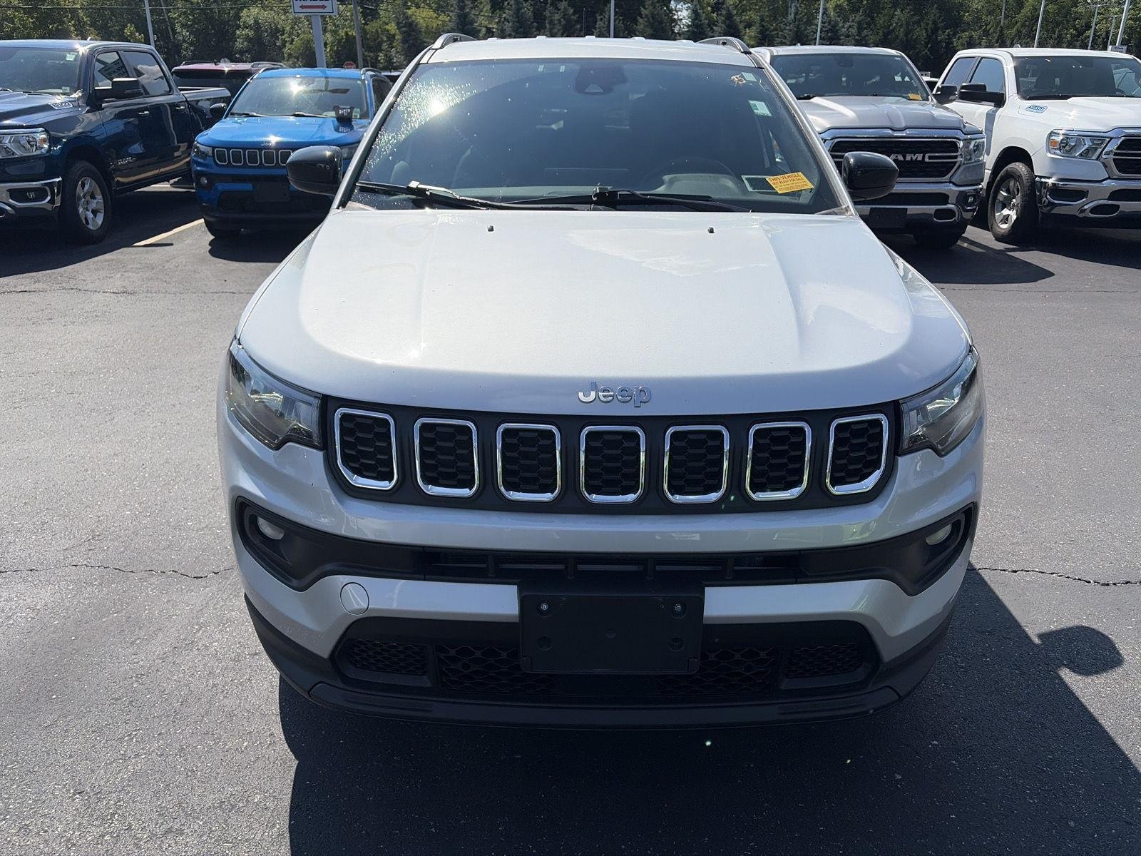 jeep compass 2024 3C4NJDBN7RT113883 image jeep compass 2024 3C4NJDBN7RT113883 image