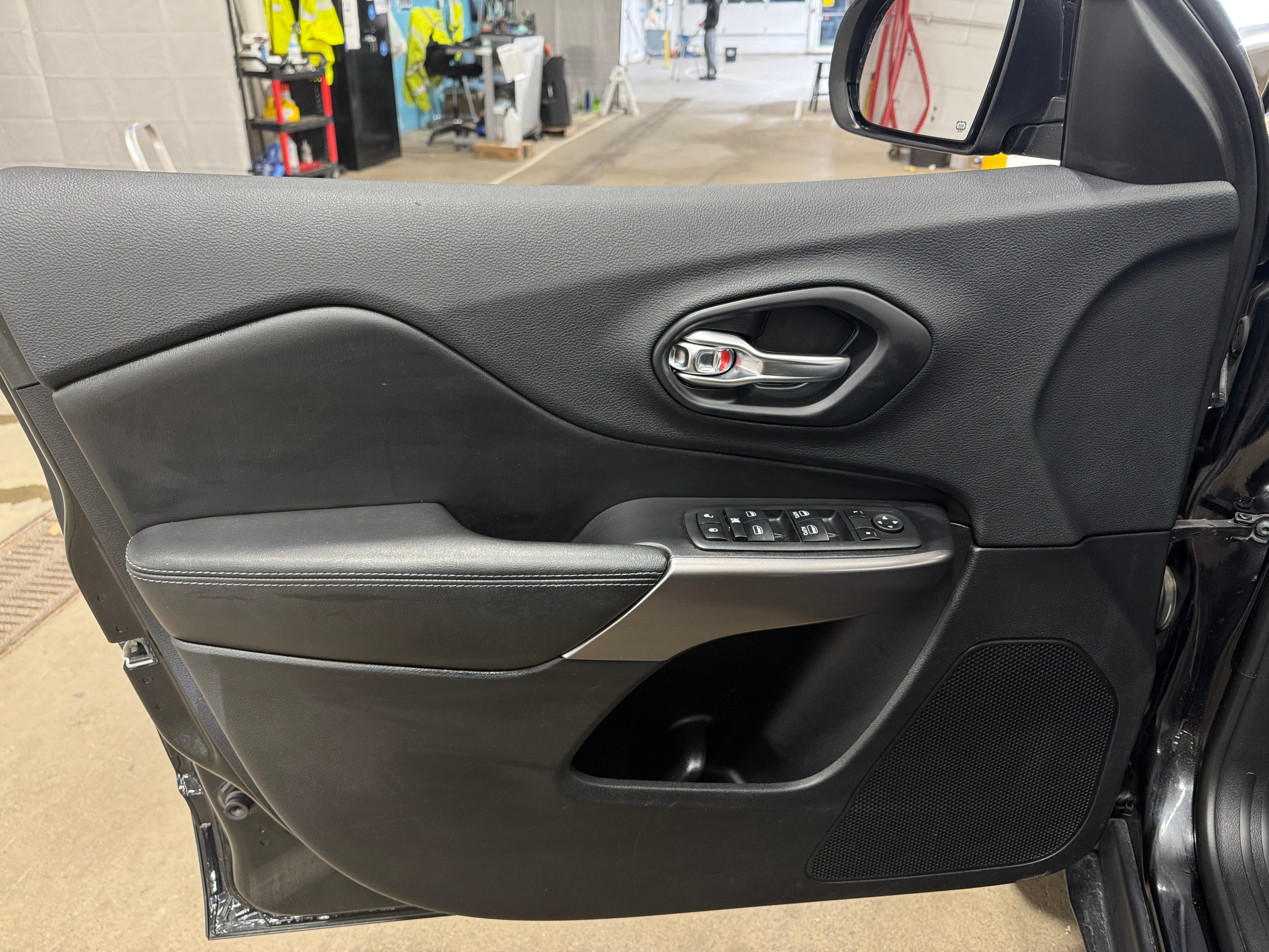 jeep cherokee 2019 1C4PJMLB7KD402206 image jeep cherokee 2019 1C4PJMLB7KD402206 image