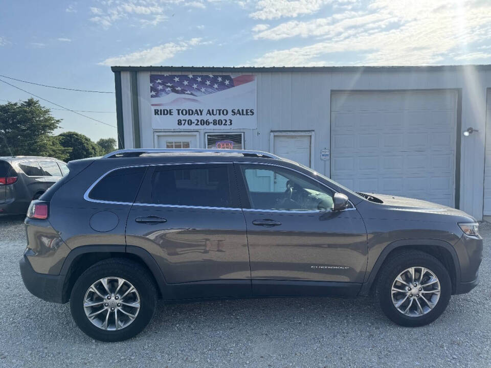 jeep cherokee 2019 1C4PJMLB2KD112892 image jeep cherokee 2019 1C4PJMLB2KD112892 image