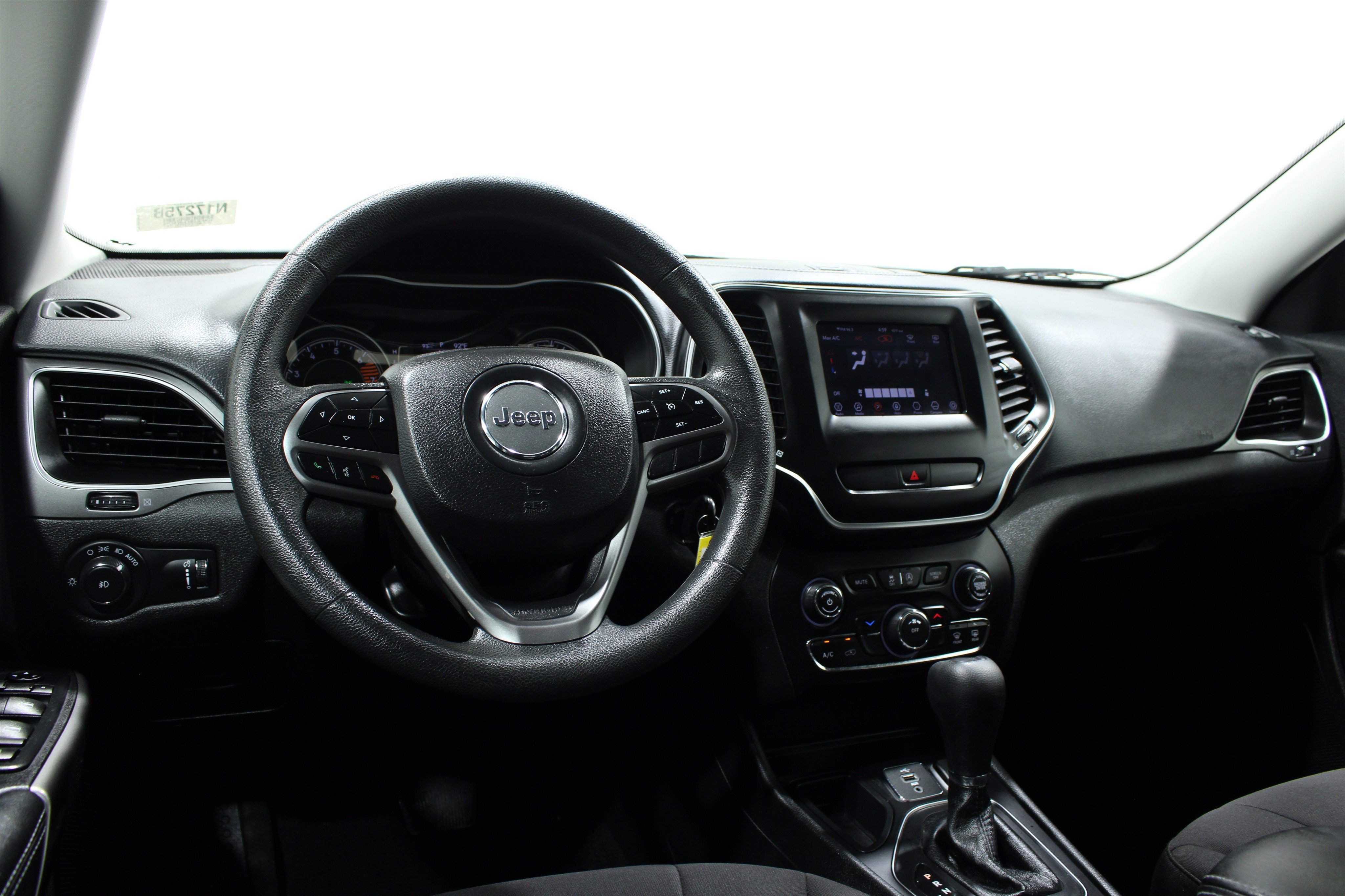 jeep cherokee 2019 1C4PJLCBXKD242266 image jeep cherokee 2019 1C4PJLCBXKD242266 image