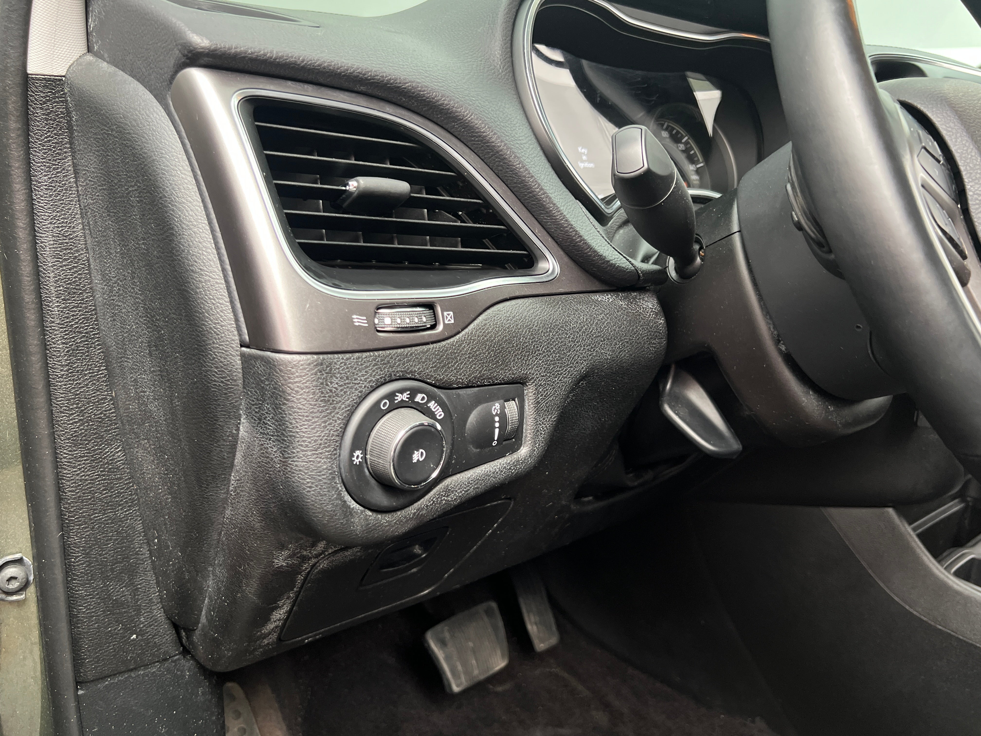 jeep cherokee 2019 1C4PJLCB0KD143665 image jeep cherokee 2019 1C4PJLCB0KD143665 image