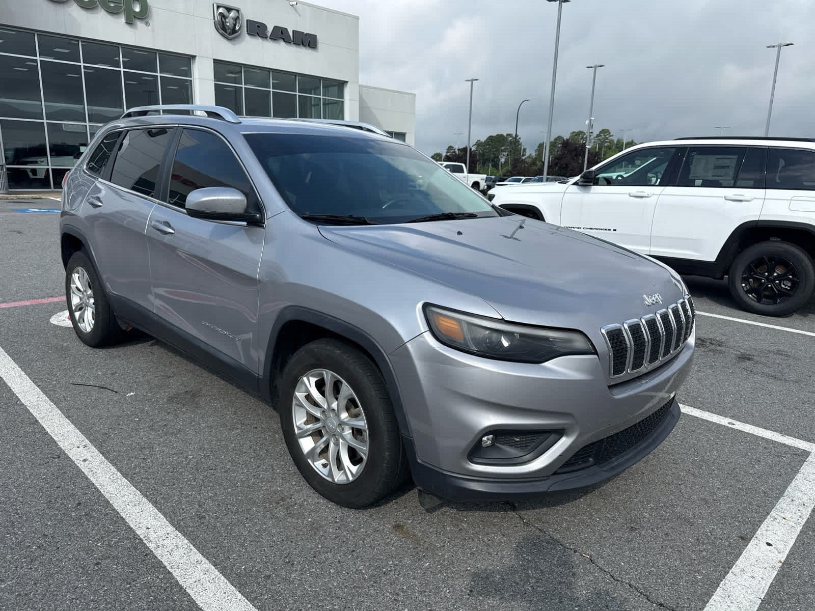 jeep cherokee 2019 1C4PJLCB7KD327307 image jeep cherokee 2019 1C4PJLCB7KD327307 image