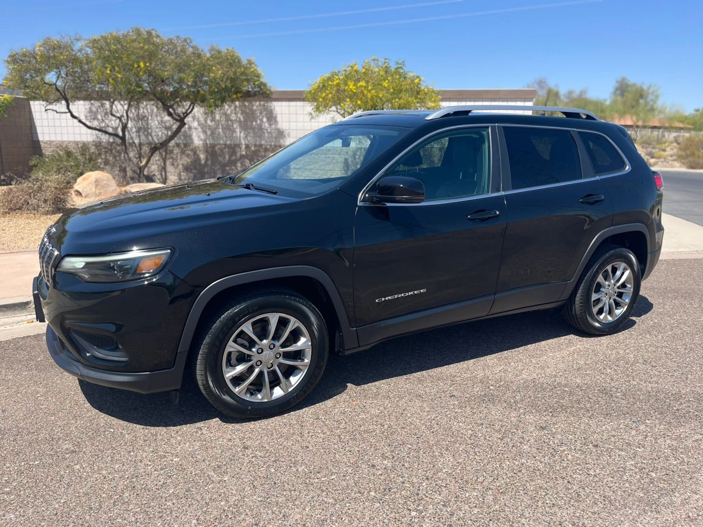 jeep cherokee 2019 1C4PJLLN7KD119776 image jeep cherokee 2019 1C4PJLLN7KD119776 image